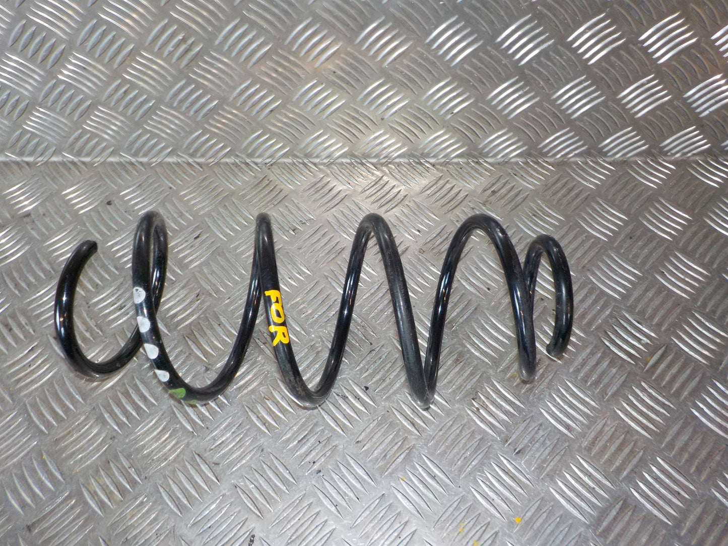 Skoda Fabia Forfjeder Med OEM Nr. 6R0411105A Fra Skoda Ophugger