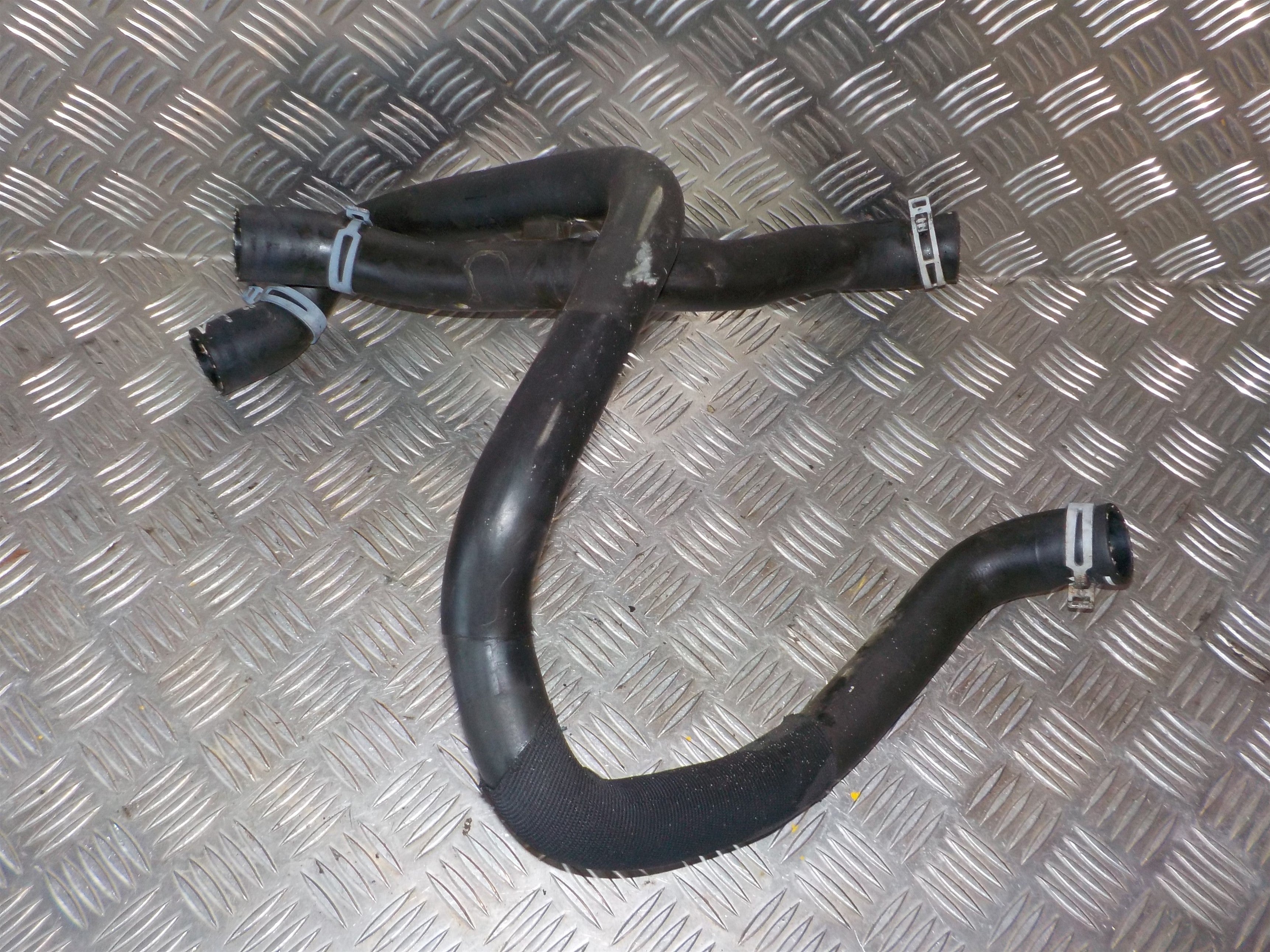 Skoda Fabia Køler Slanger Med OEM Nr. 6C0122049A Fra Skoda Ophugger