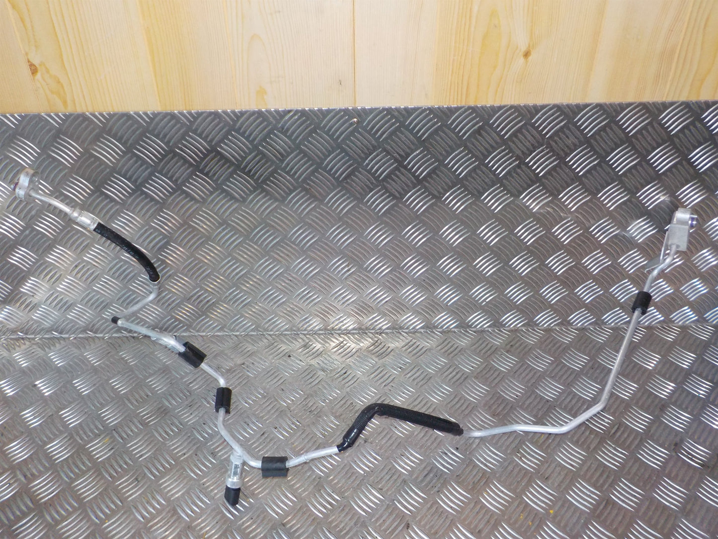 Skoda Fabia Aircond. Rør/Slanger Med OEM Nr. 6C0816741Q Fra Skoda Ophugger