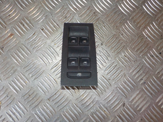 Skoda Octavia Kontakt Rudehejs Med OEM Nr. 5E0959857 Fra Skoda Ophugger