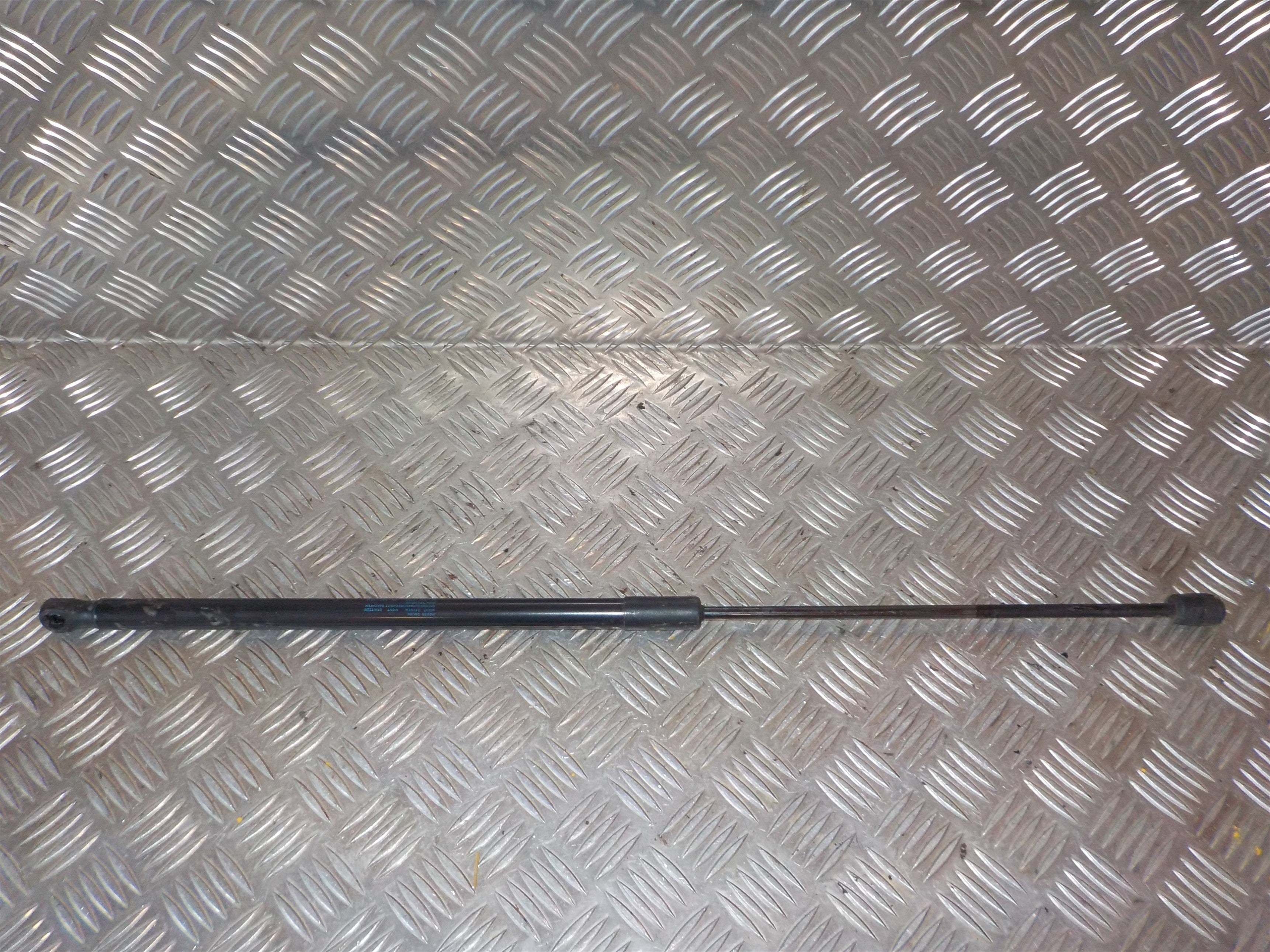Skoda Octavia Bagklapsdæmper Med OEM Nr. 5E982755004S Fra Skoda Ophugger