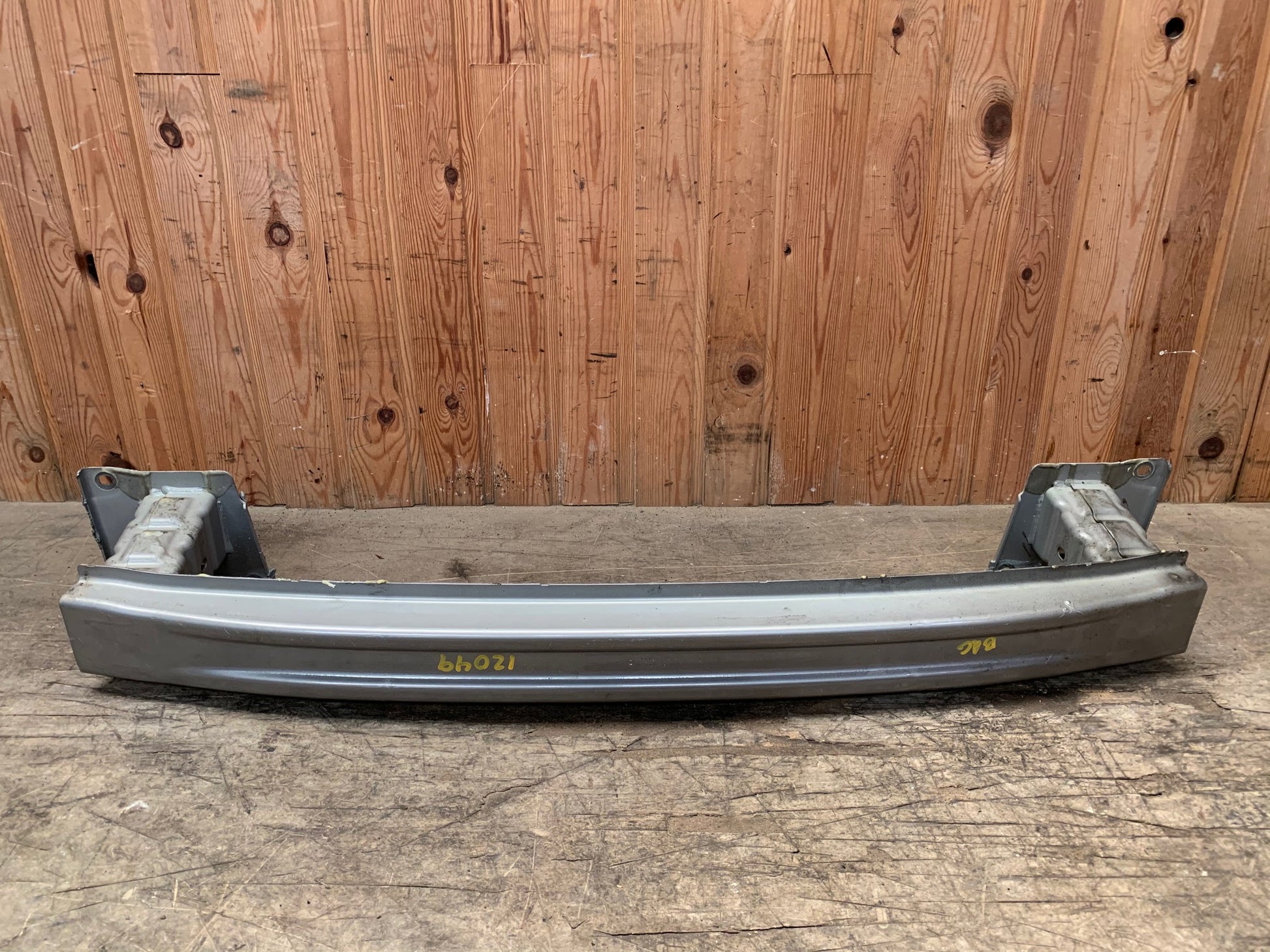 Skoda Fabia Bagkofanger Rå Med OEM Nr. 6V6807305 Fra Skoda Ophugger