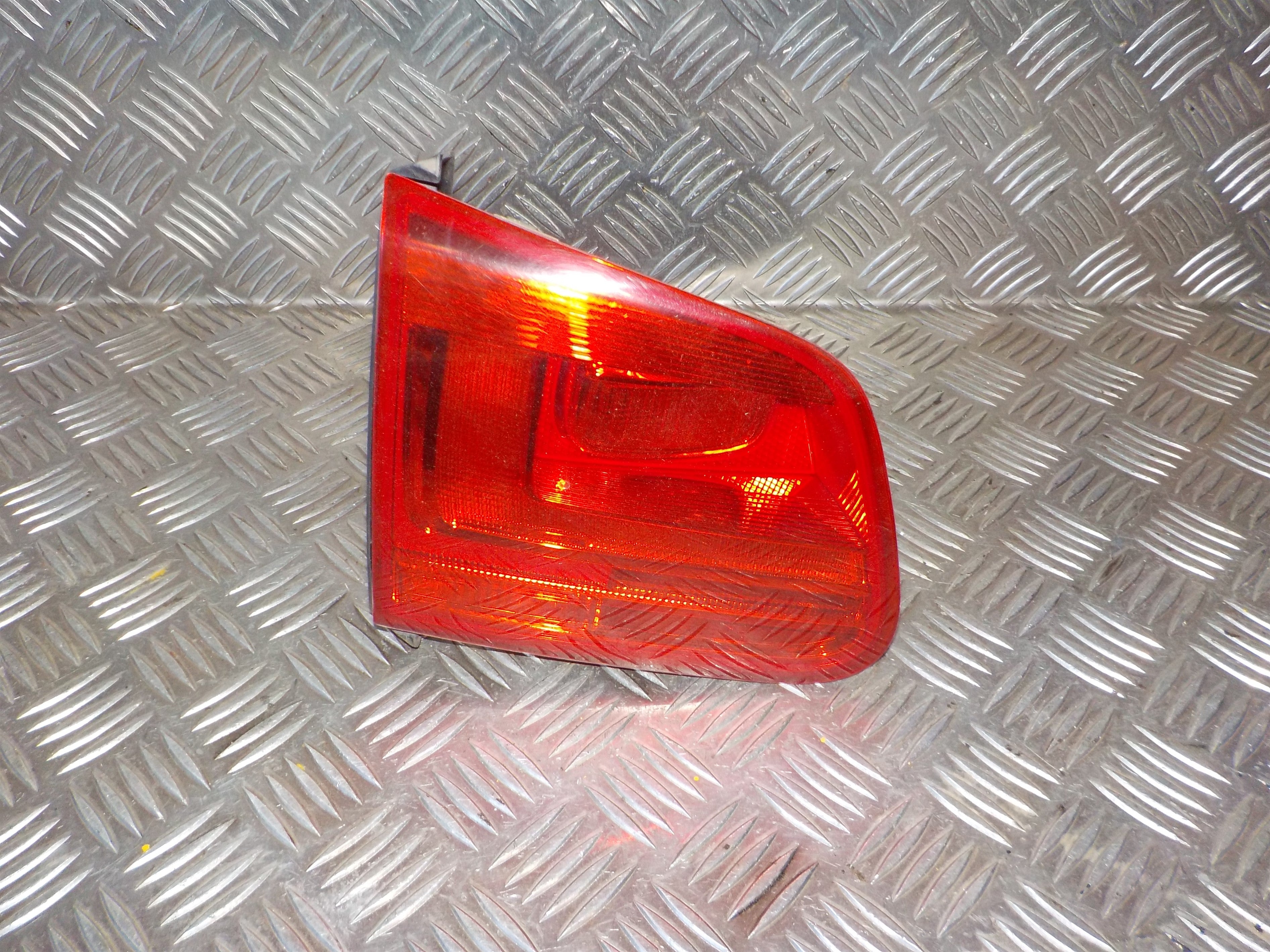 VW Tiguan Baglygte Med OEM Nr. 5N0945093G Fra VW Ophugger