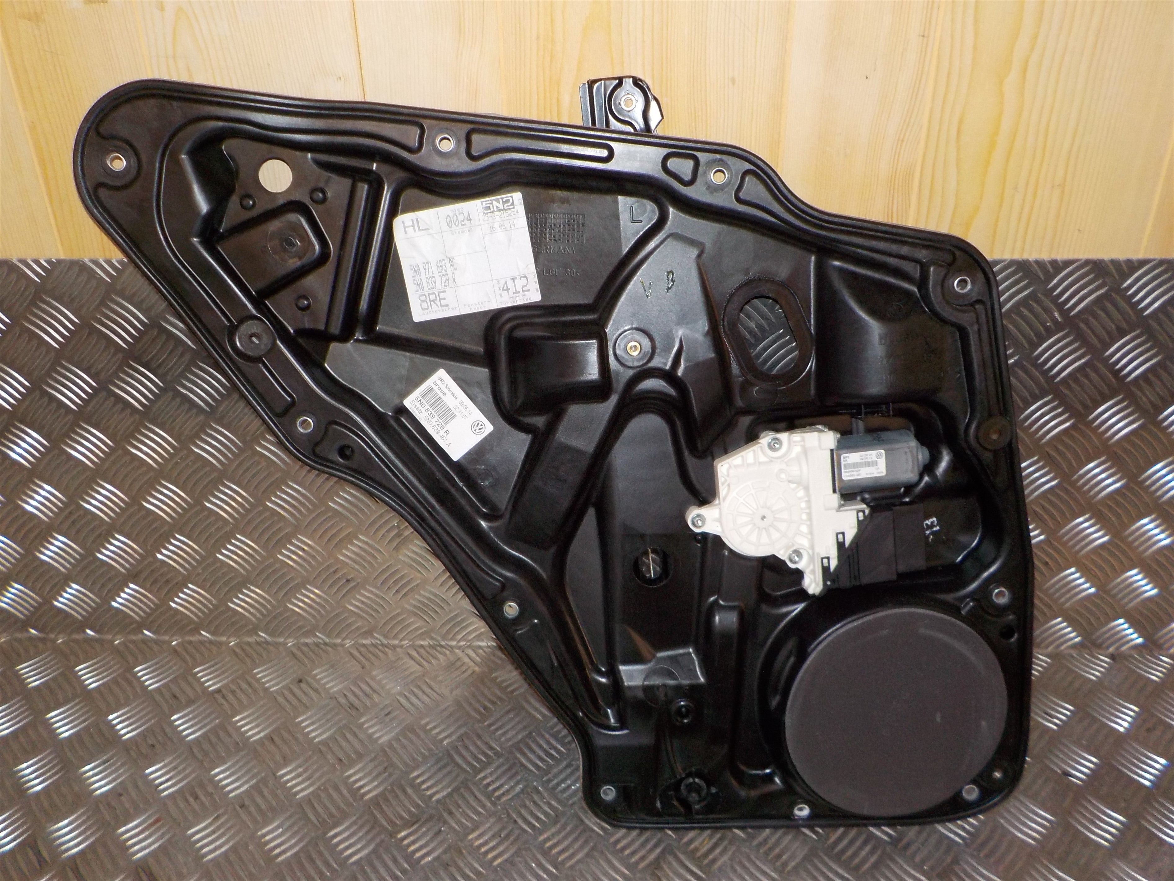 VW Tiguan Rudemotor - Rudehejs Med OEM Nr. 5N0959703F Fra VW Ophugger