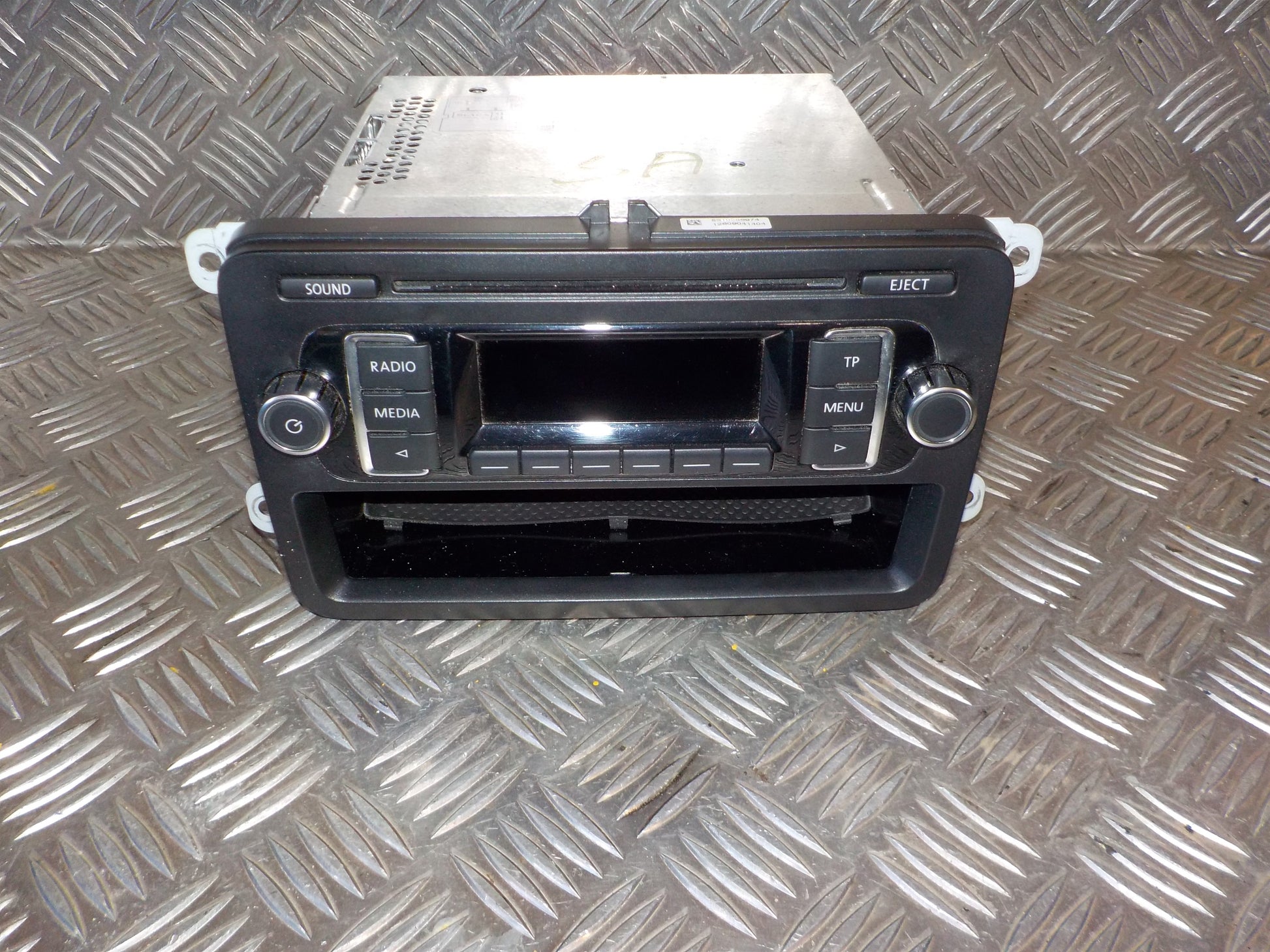 VW Tiguan 5N Radio M/Cd Med OEM Nr. 5M0035156D Fra VW Ophugger