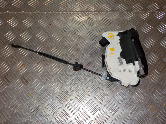VW Tiguan 5N Dørlås Med OEM Nr. 5N0837015J Fra VW Ophugger