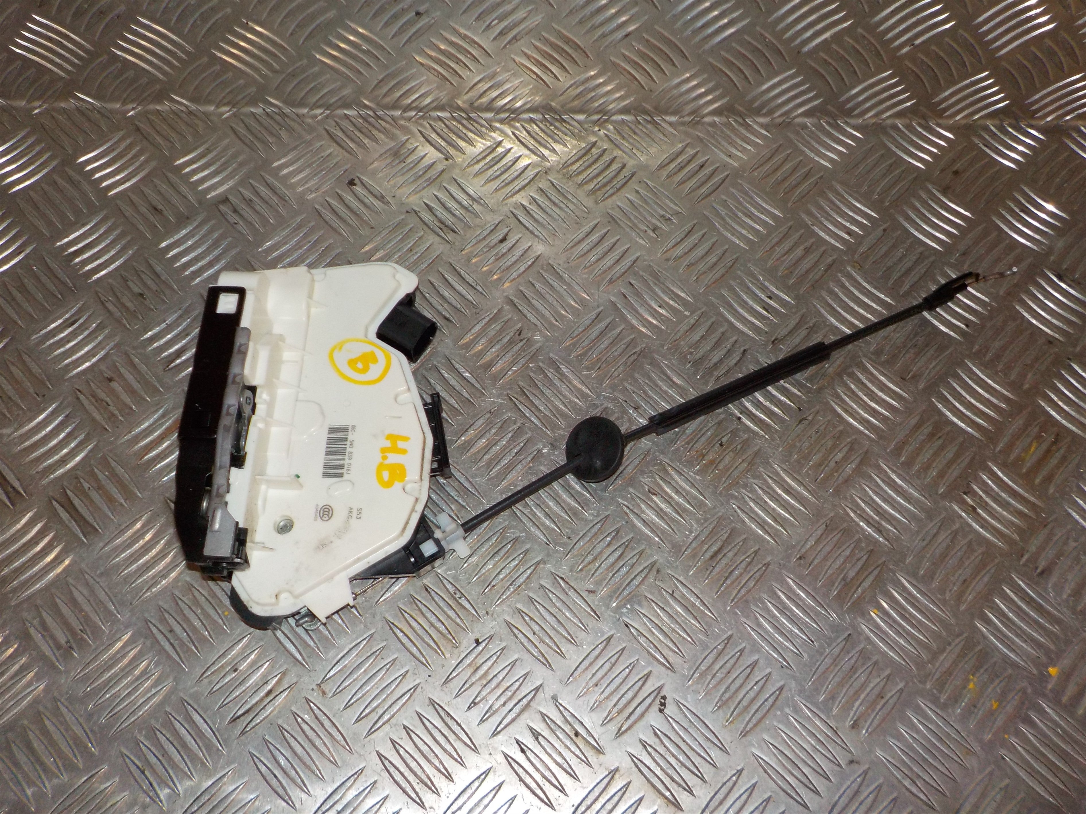 VW Tiguan Dørlås Med OEM Nr. 5N0839016T Fra VW Ophugger