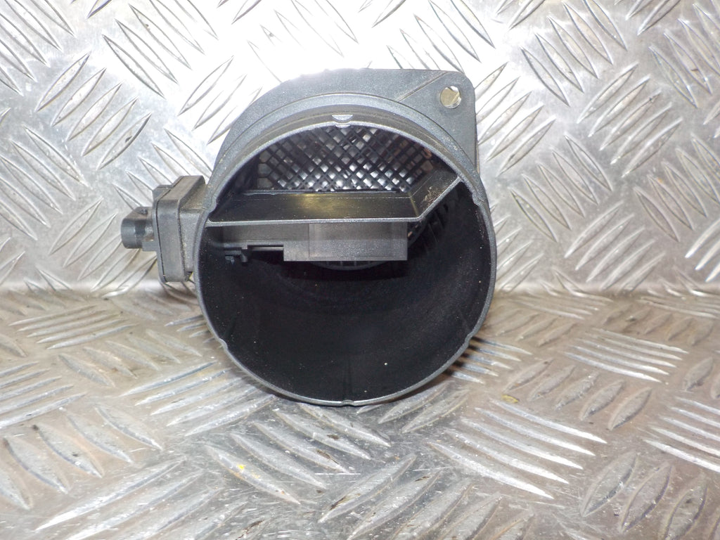 VW Tiguan Luftmængdemåler Med OEM Nr. 03L906461A Fra VW Ophugger