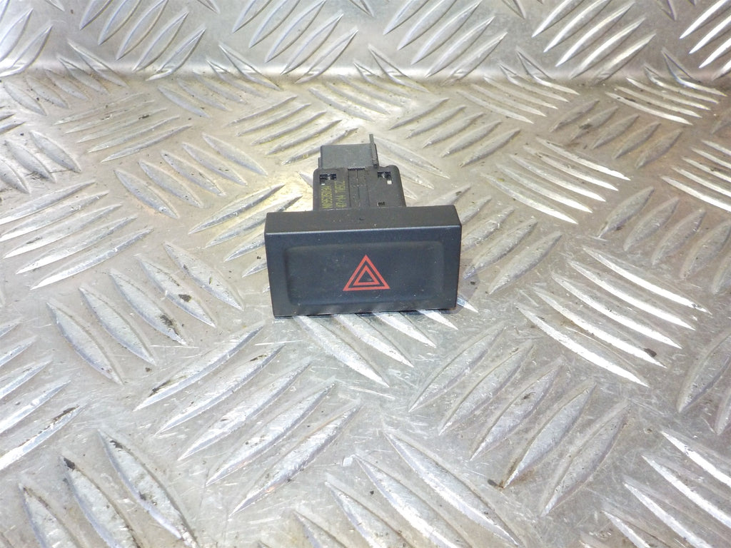 VW Tiguan Kontakt Katastrofe Med OEM Nr. 5N1953509A Fra VW Ophugger