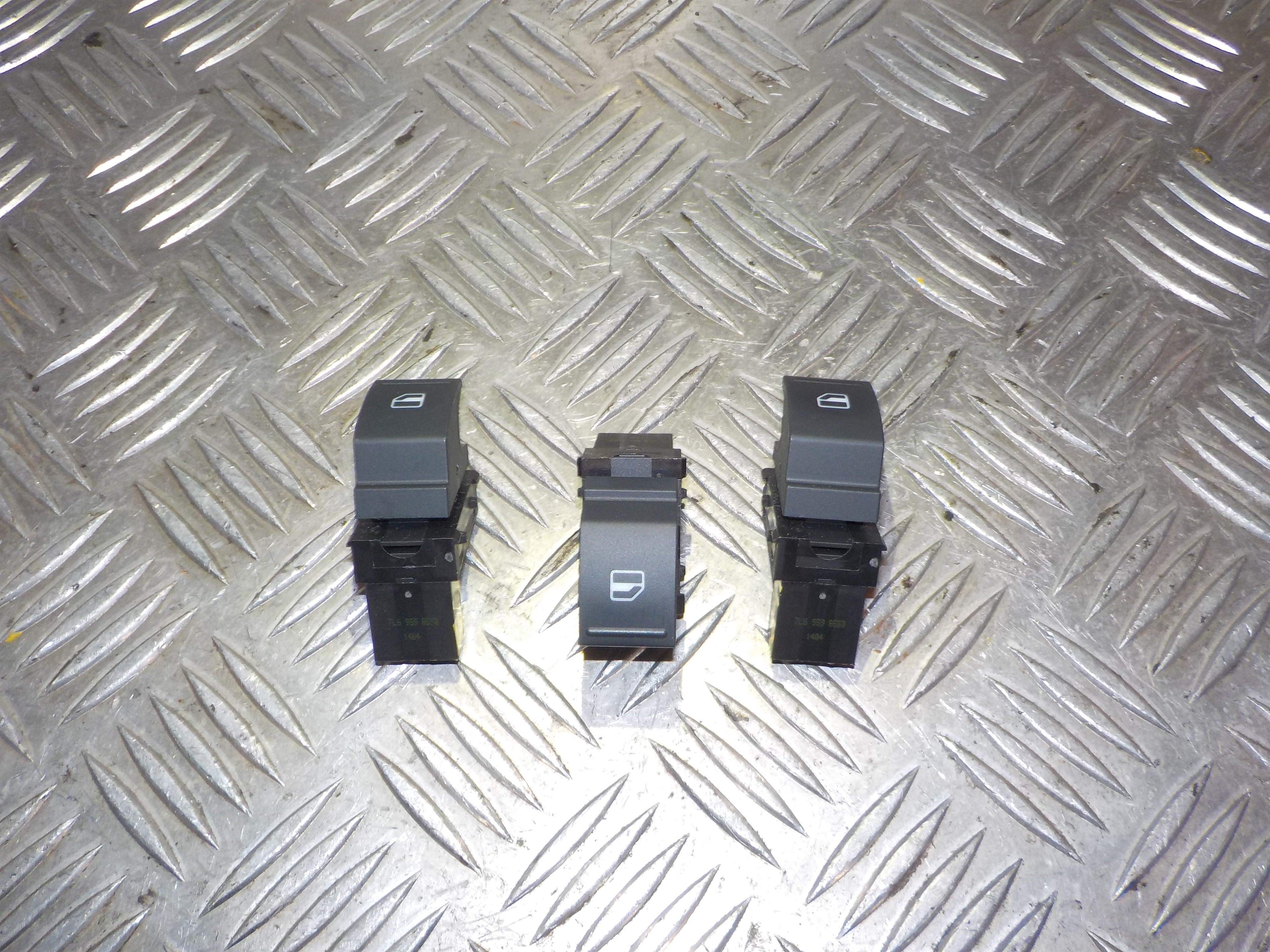 VW Tiguan Kontakt Rudehejs Med OEM Nr. 7L6959655B Fra VW Ophugger