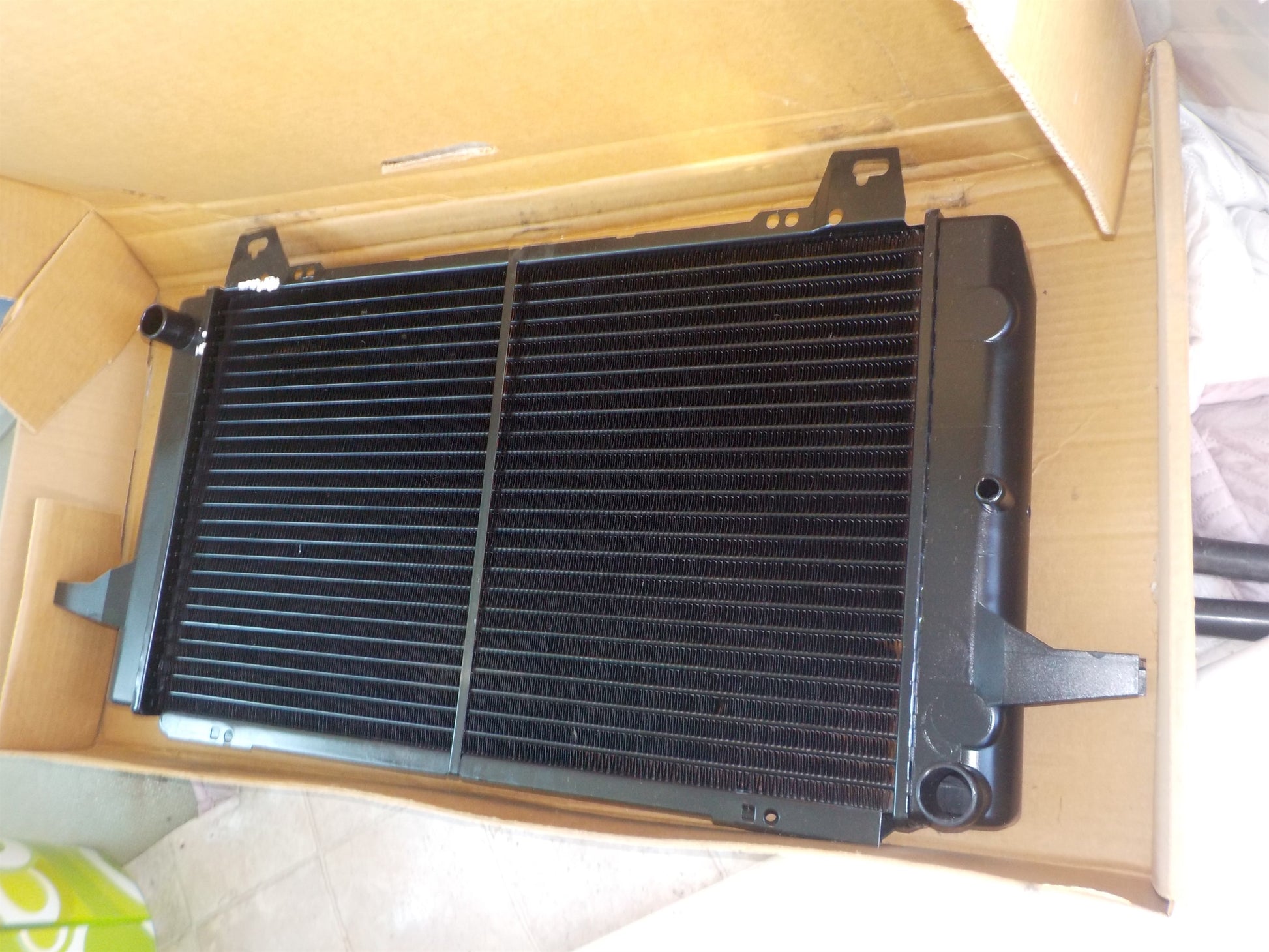 Ford Sierra Køler Med OEM Nr. Ophugger Fra Ford Ophugger