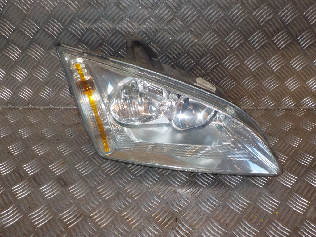 Ford Focus Forlygte Med OEM Nr. 4M5113029AC Fra Ford Ophugger