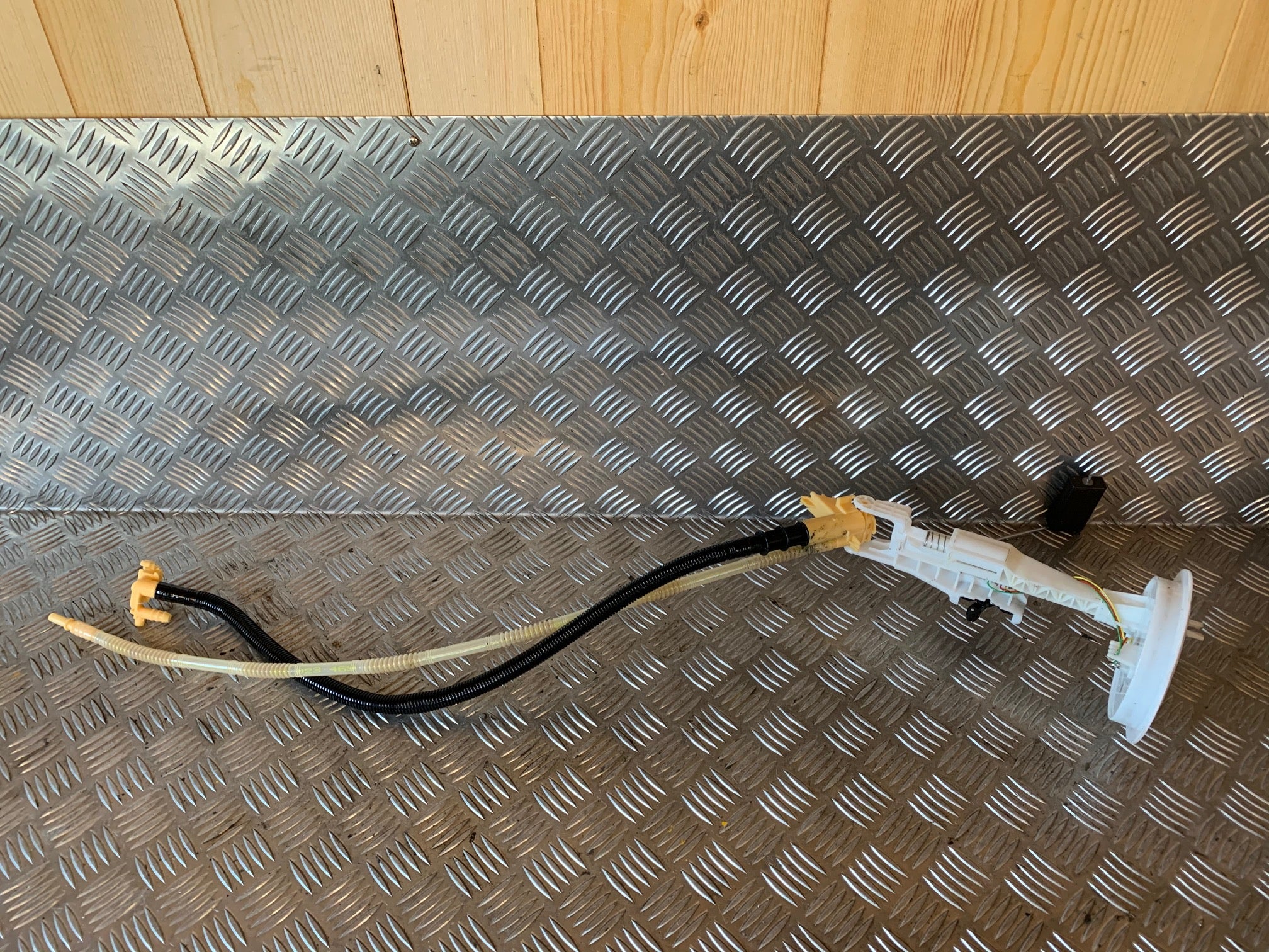 VW Tiguan Tankarmatur Med OEM Nr. 5N0919673R Fra VW Ophugger