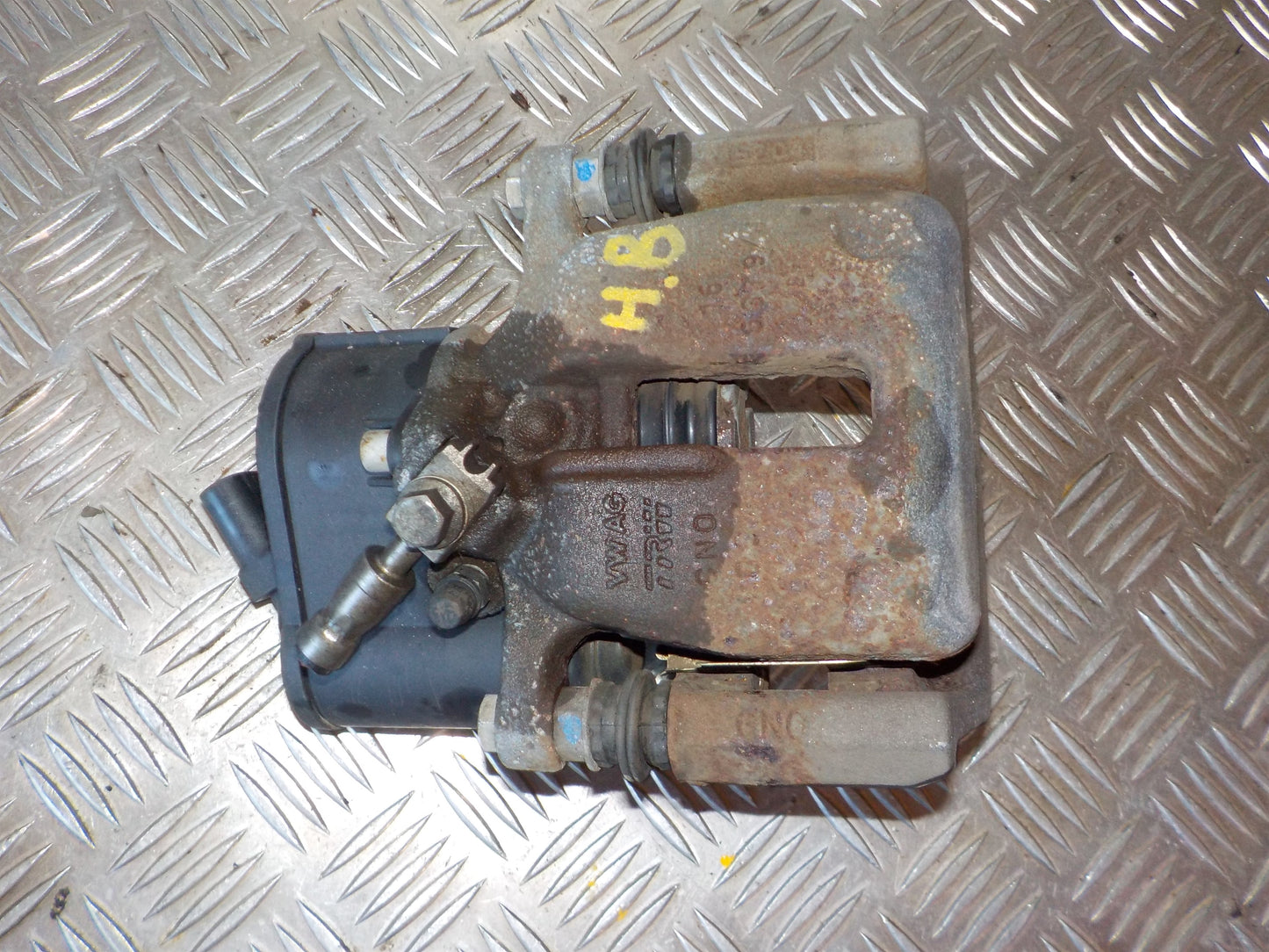 VW Tiguan 5N Bremsekaliber HB Med OEM Nr. 5N0615404 Fra VW Ophugger