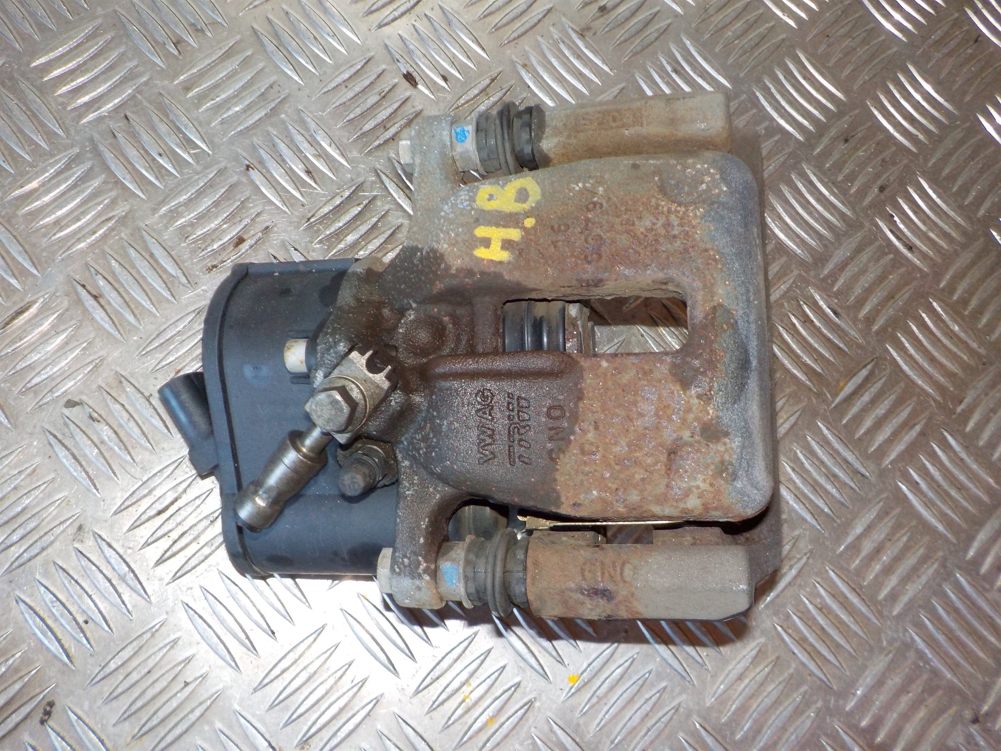 VW Tiguan 5N Bremsekaliber HB Med OEM Nr. 5N0615404 Fra VW Ophugger