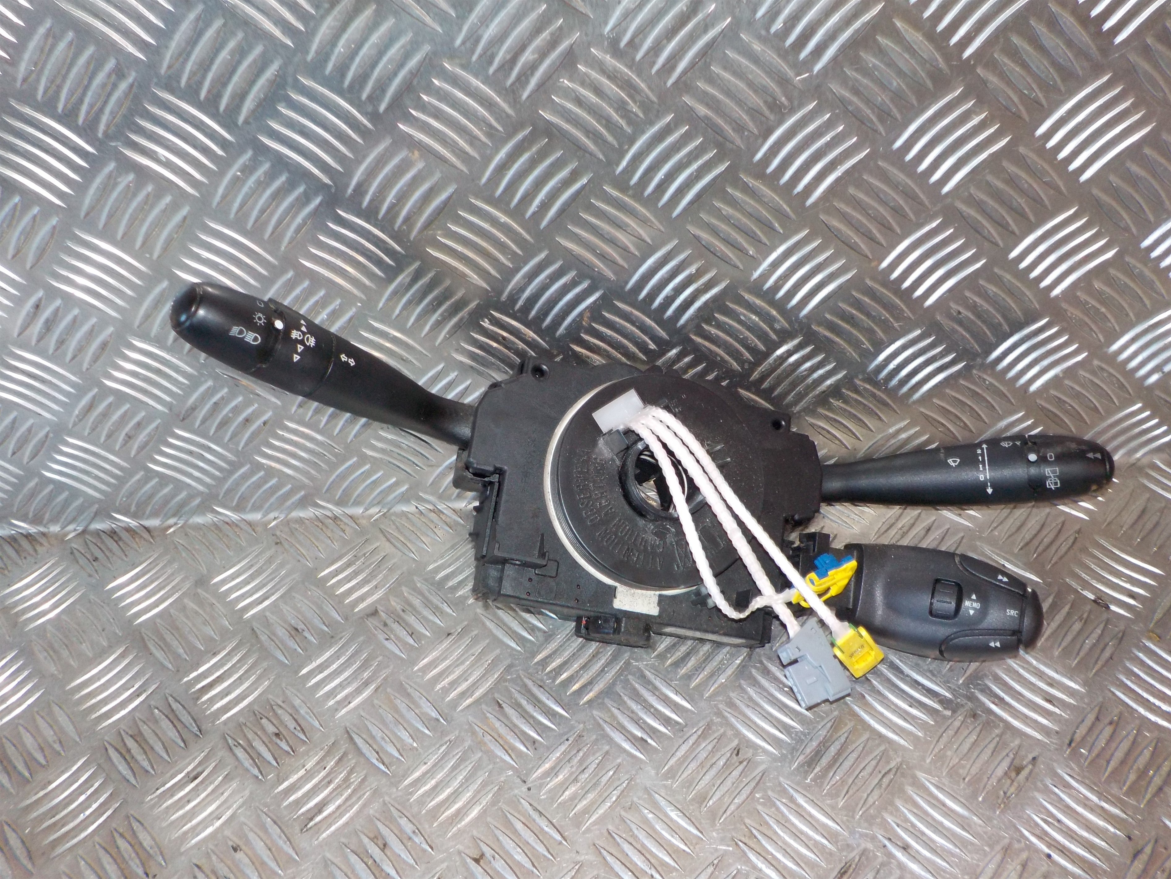 Peugeot 307 Kontakt Combi Med OEM Nr. 6242A7 Fra Peugeot Ophugger