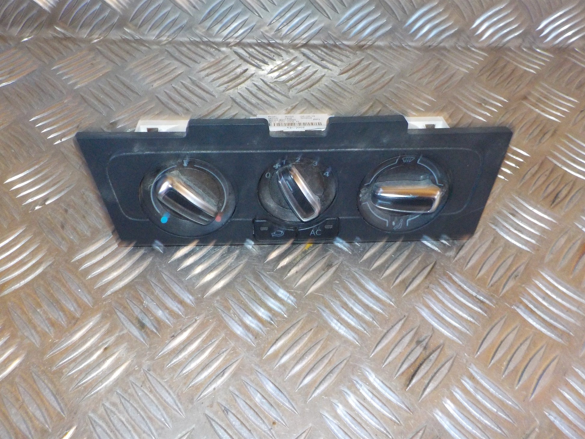 VW Polo 6R Varmeregulering Med OEM Nr. 6R0820045N Fra VW Ophugger