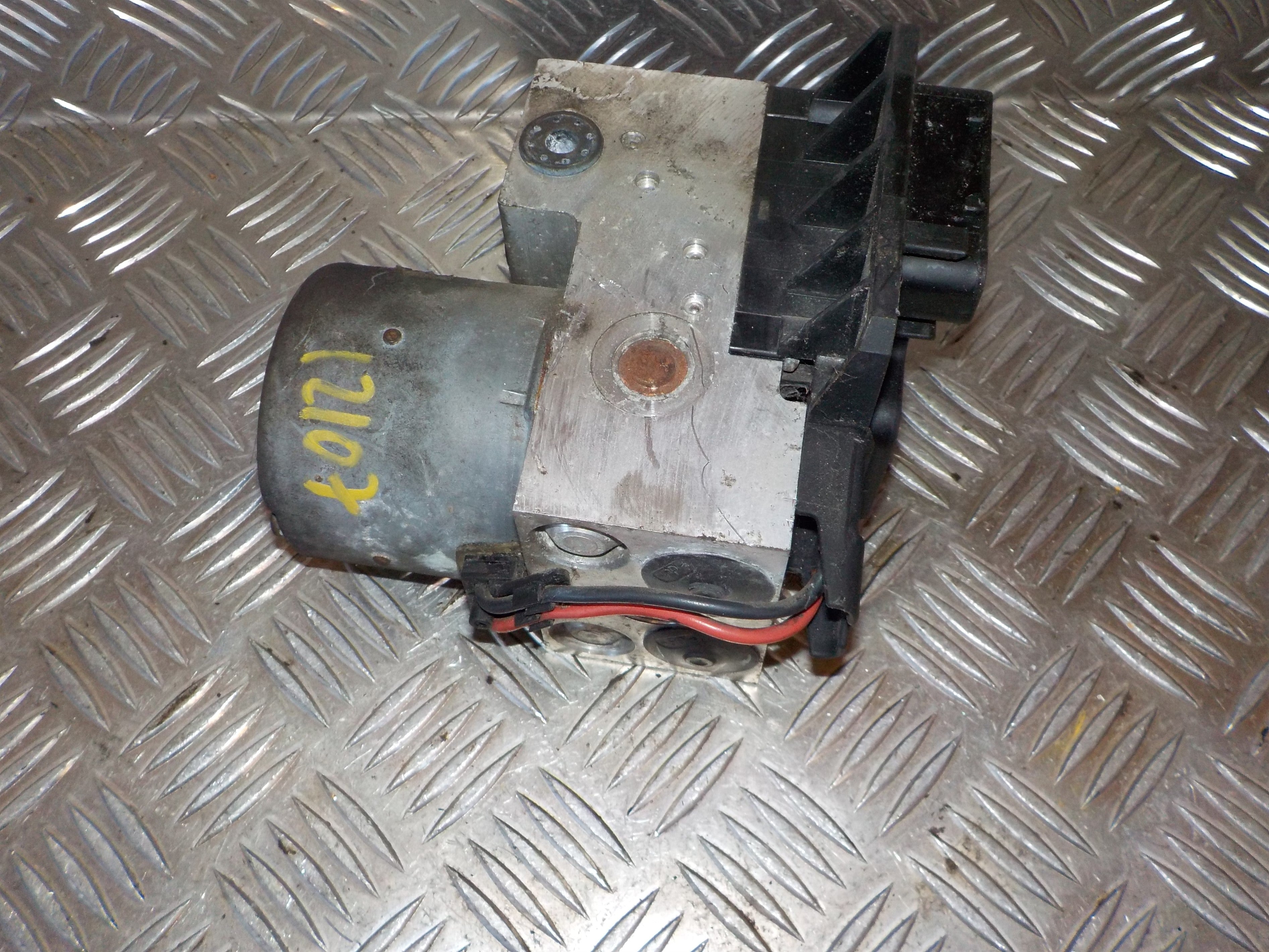 VW Passat 3B ABS Pumpe Med OEM Nr. 8E0614111T Fra VW Ophugger