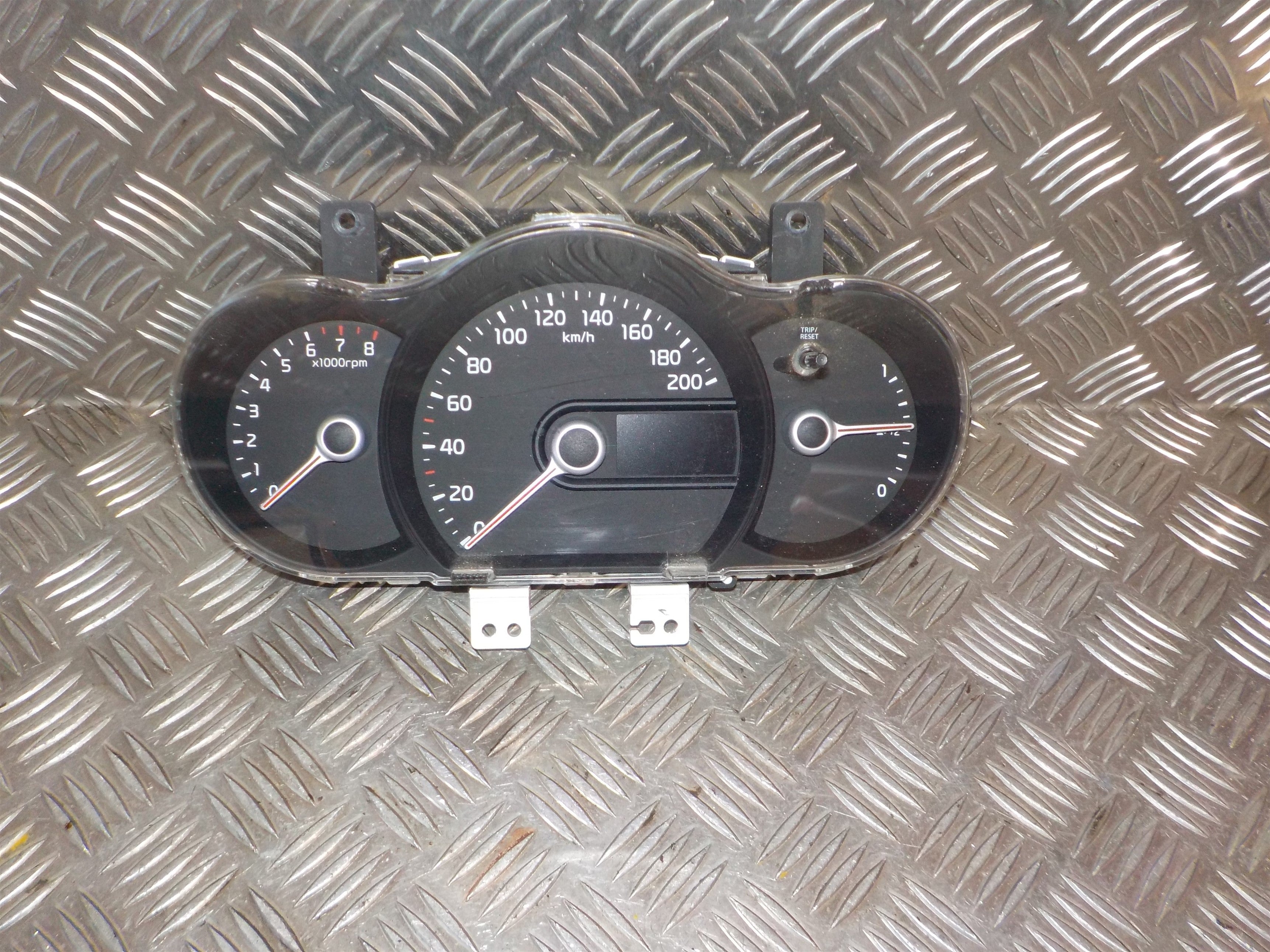 Kia Picanto Speedometer - Instrument Med OEM Nr. 940331Y119 Fra Kia Ophugger