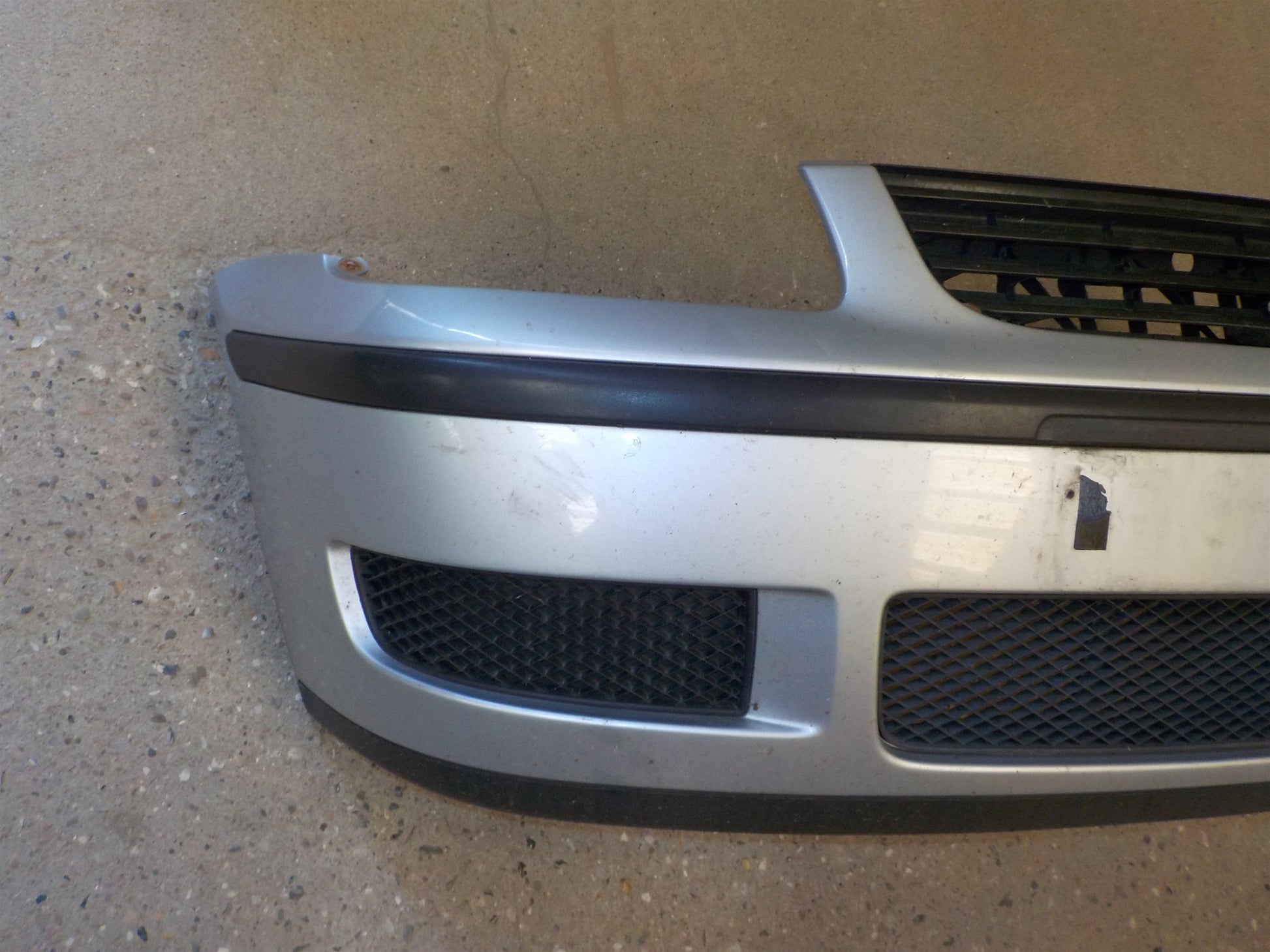 VW Polo Facel. 6N Forkofanger Med OEM Nr. 6N0807217E Fra VW Ophugger