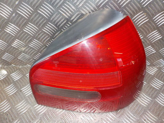 Audi A3 8L Baglygte Med OEM Nr. Ophugger Fra Audi Ophugger