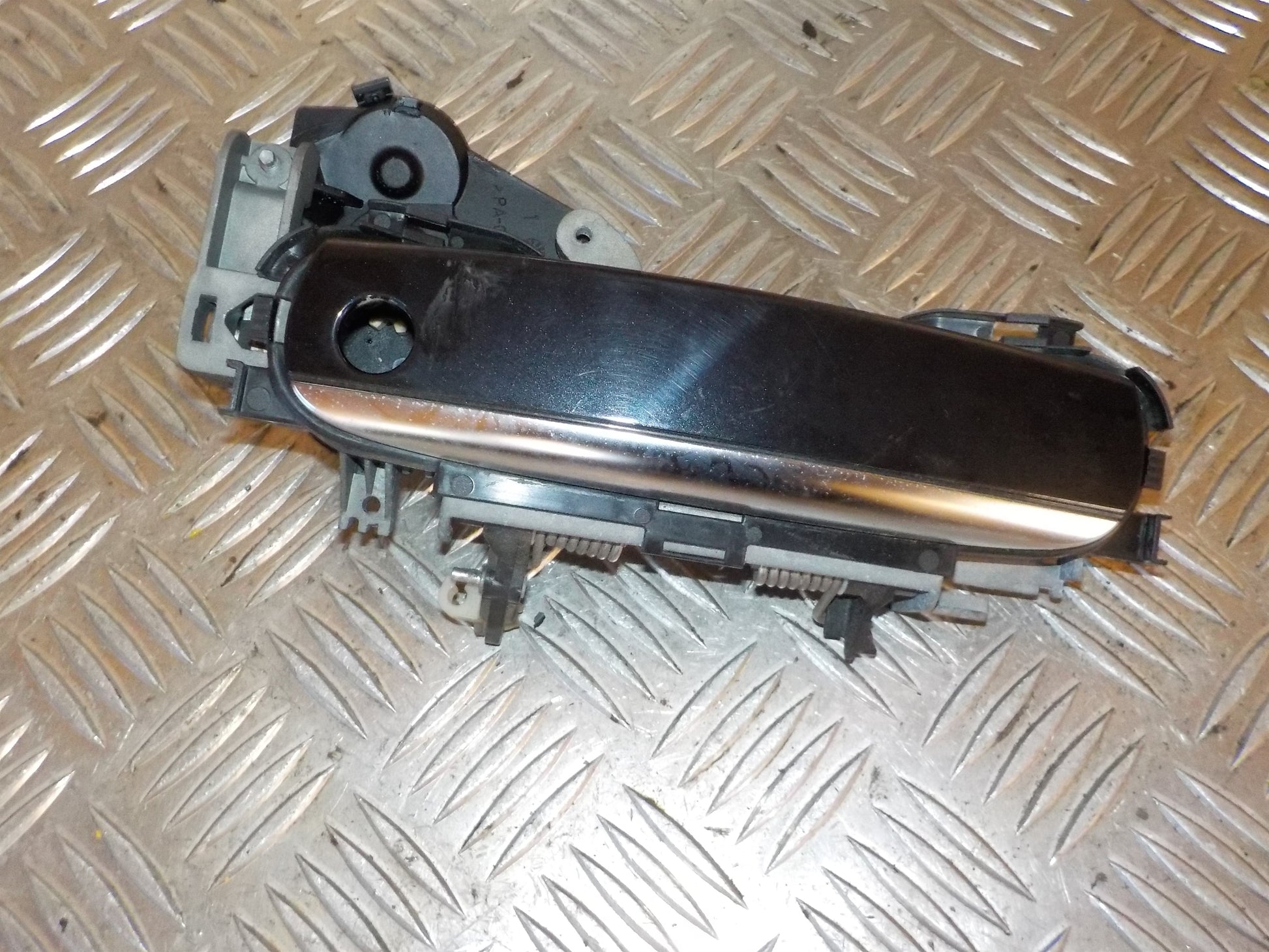 Audi A3 8P Håndtag Udvendig Med OEM Nr. 4F0837207B Fra Audi Ophugger