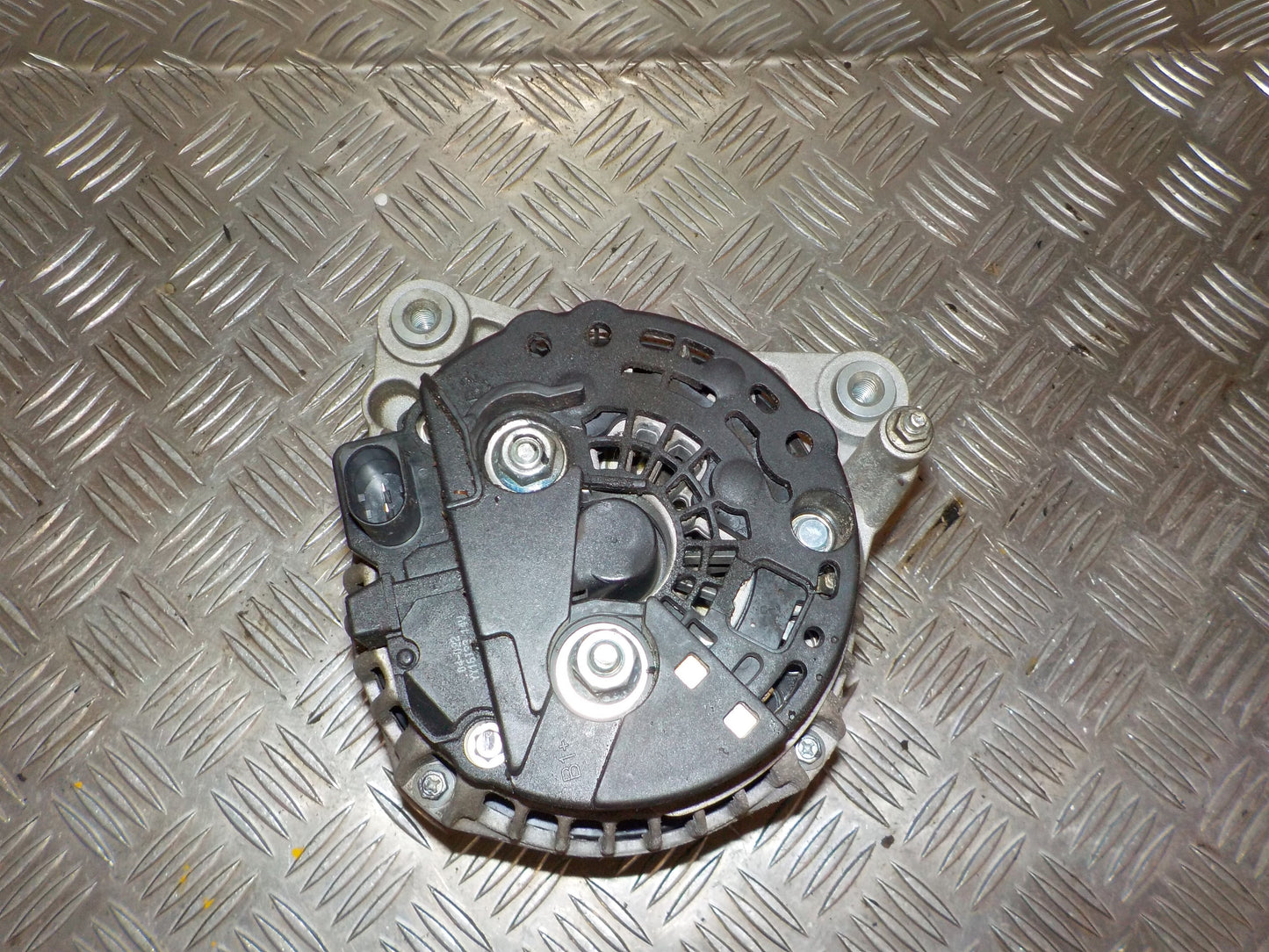 VW Bora 1J Generator Med OEM Nr. 9041860 Fra VW Ophugger