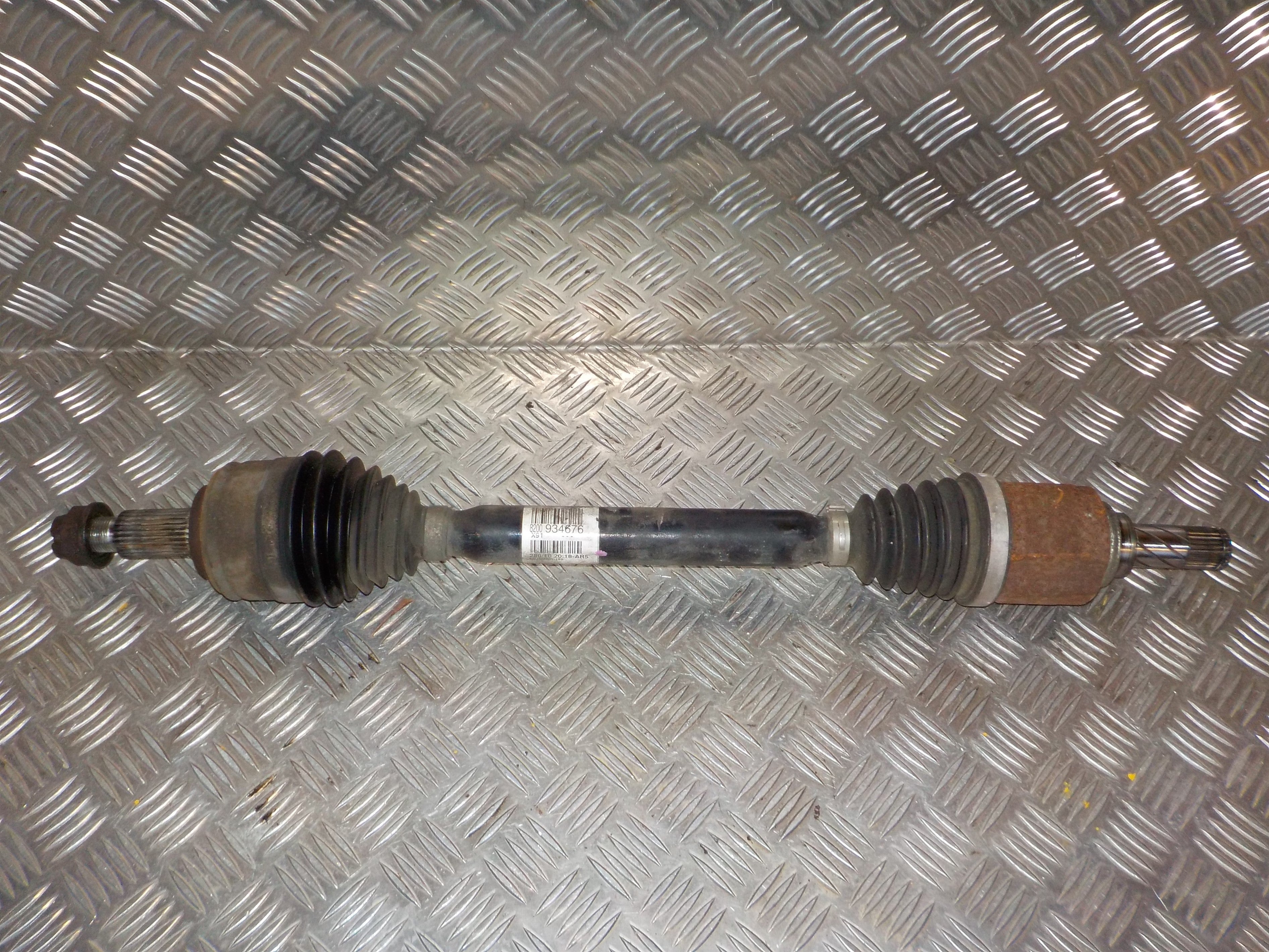 Renault Laguna 3 Trækaksel For V Med OEM Nr. 8200934676 Fra Renault Ophugger