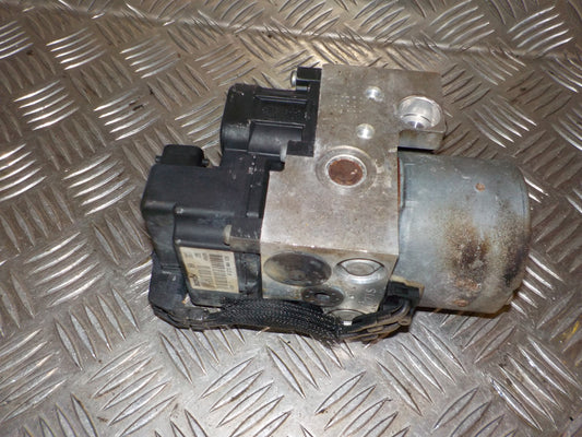 Toyota Yaris Fr. Abs Pumpe Med OEM Nr. 0273004636 Fra Toyota Ophugger