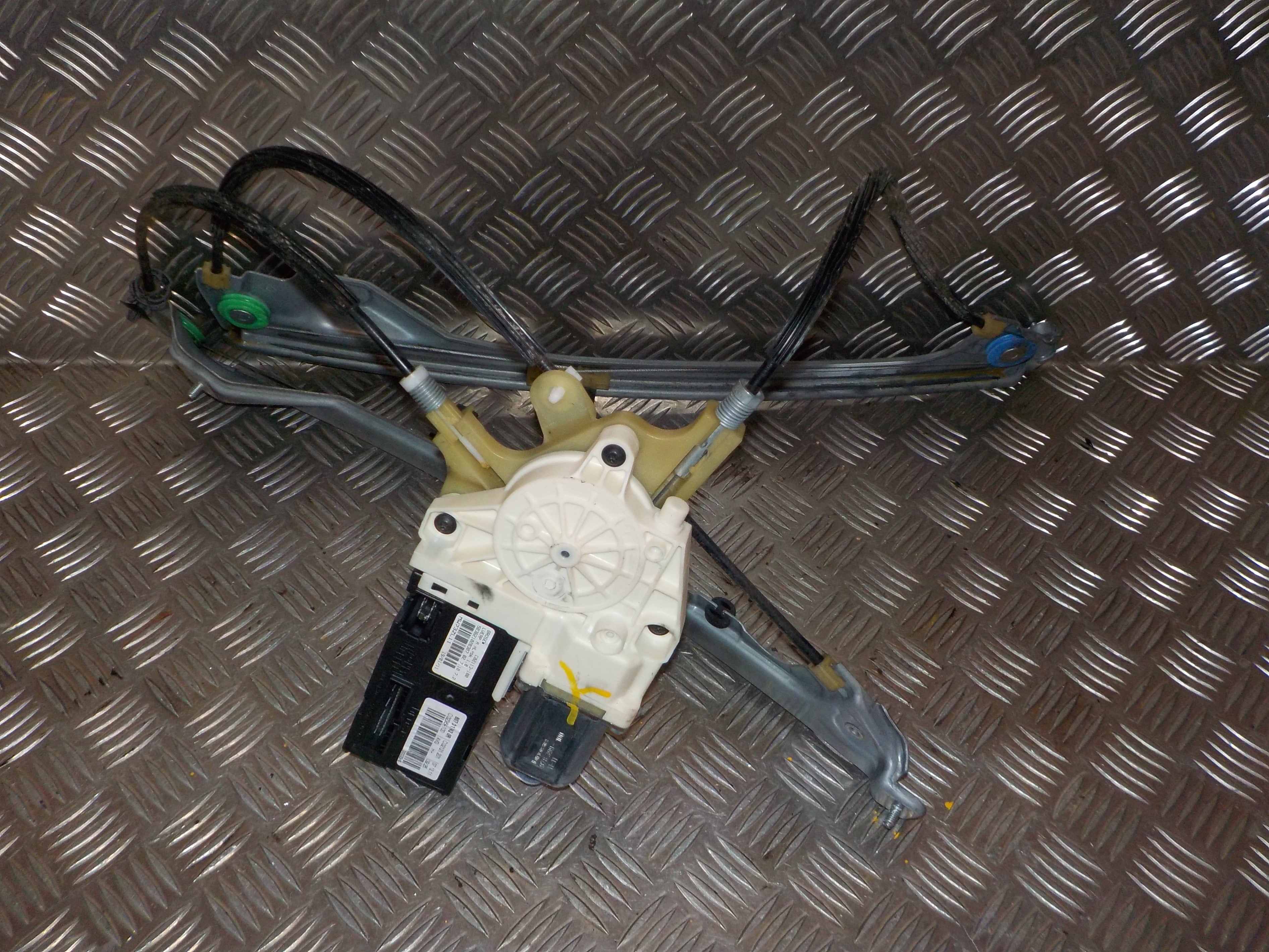 Renault Laguna 3 Rudemotor - Rudehejs Med OEM Nr. 0130822330 Fra Renault Ophugger