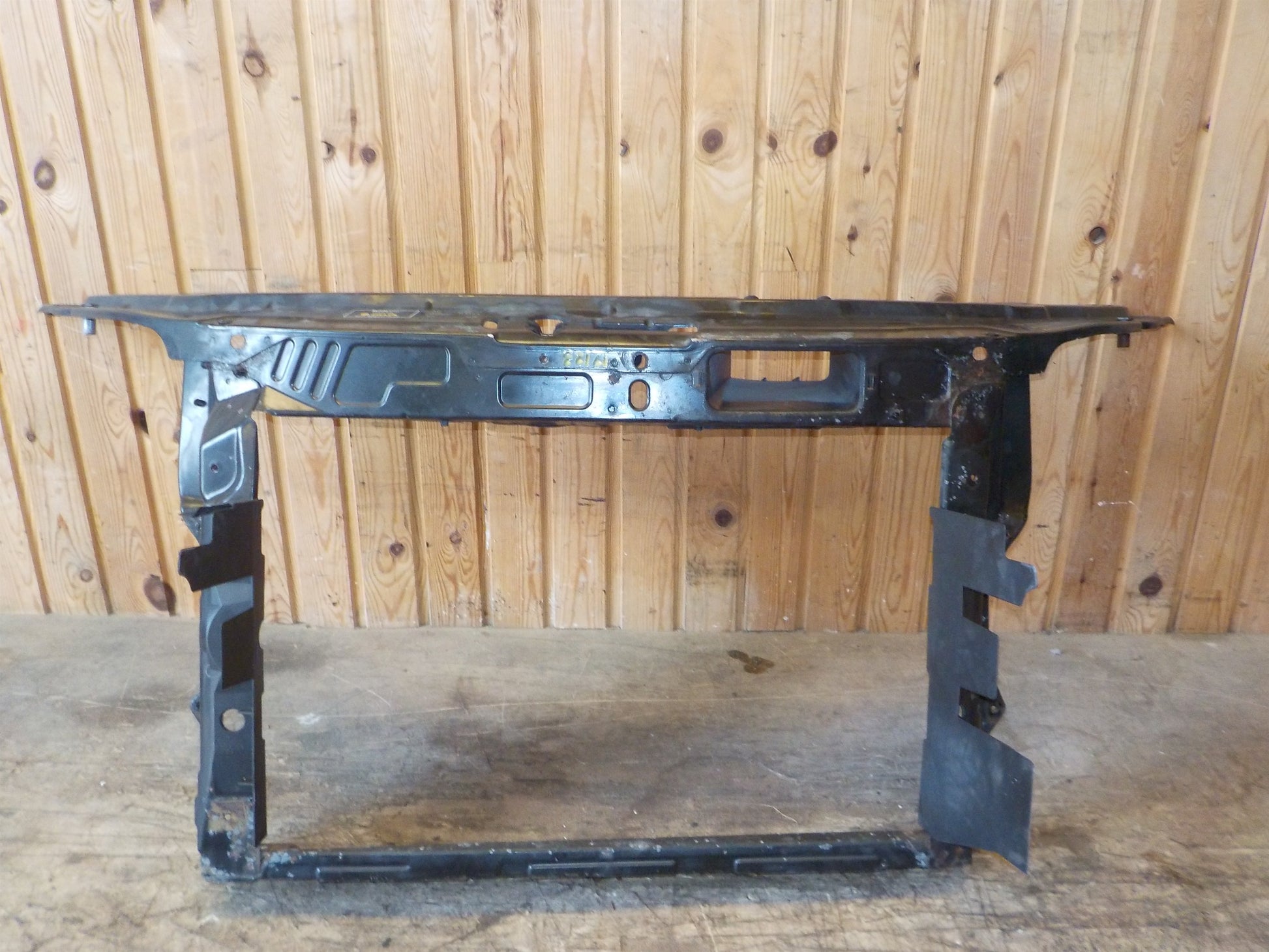 Skoda Fabia Frontkasse Med OEM Nr. 5J0805591 Fra Skoda Ophugger