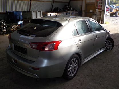 Mitsubishi Lancer Pluk-Selv-Bil Med OEM Nr. Ophugger Fra Mitsubishi Ophugger