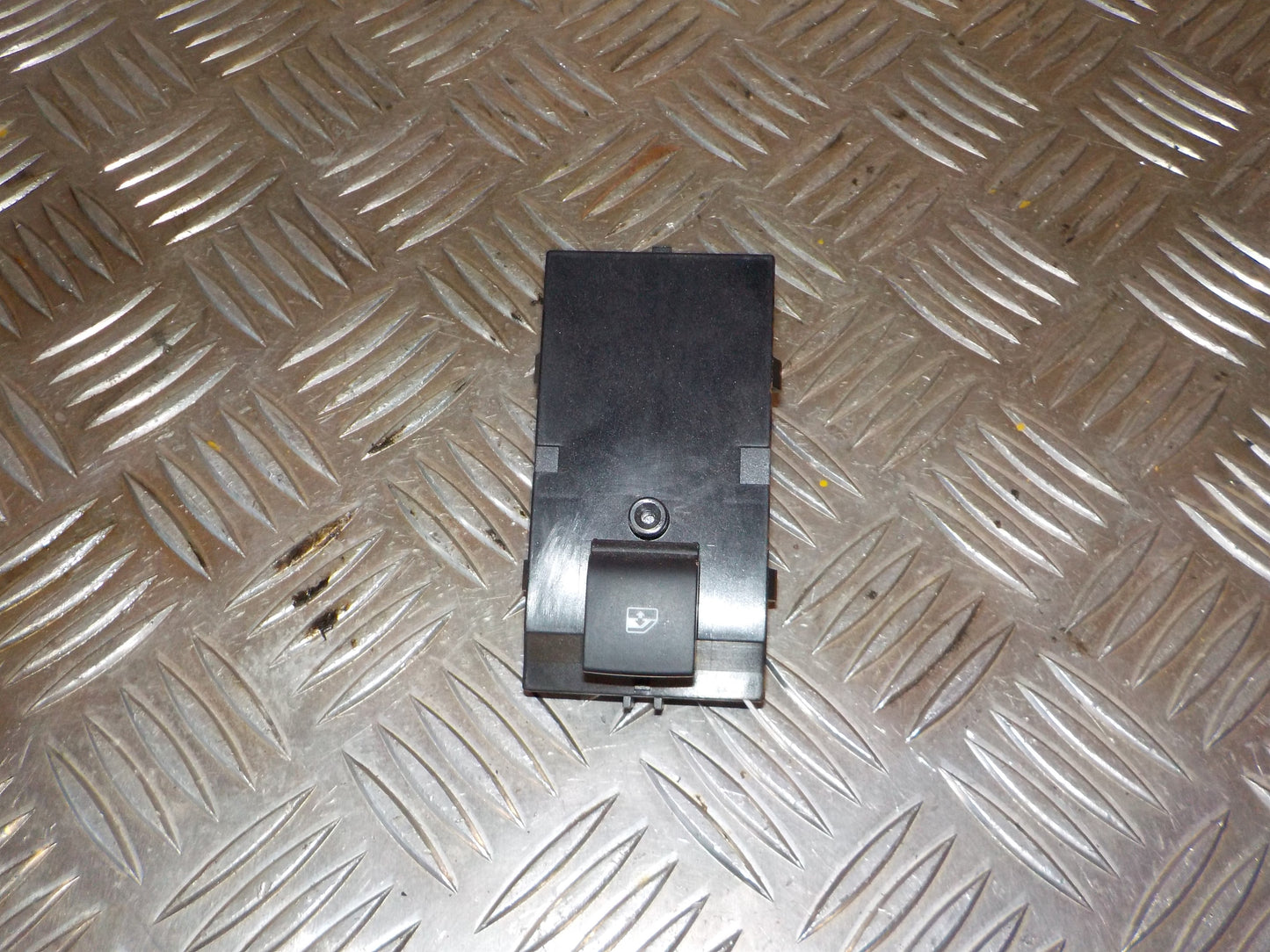 Opel Meriva B Kontakt Rudehejs Med OEM Nr. 13301886 Fra Opel Ophugger