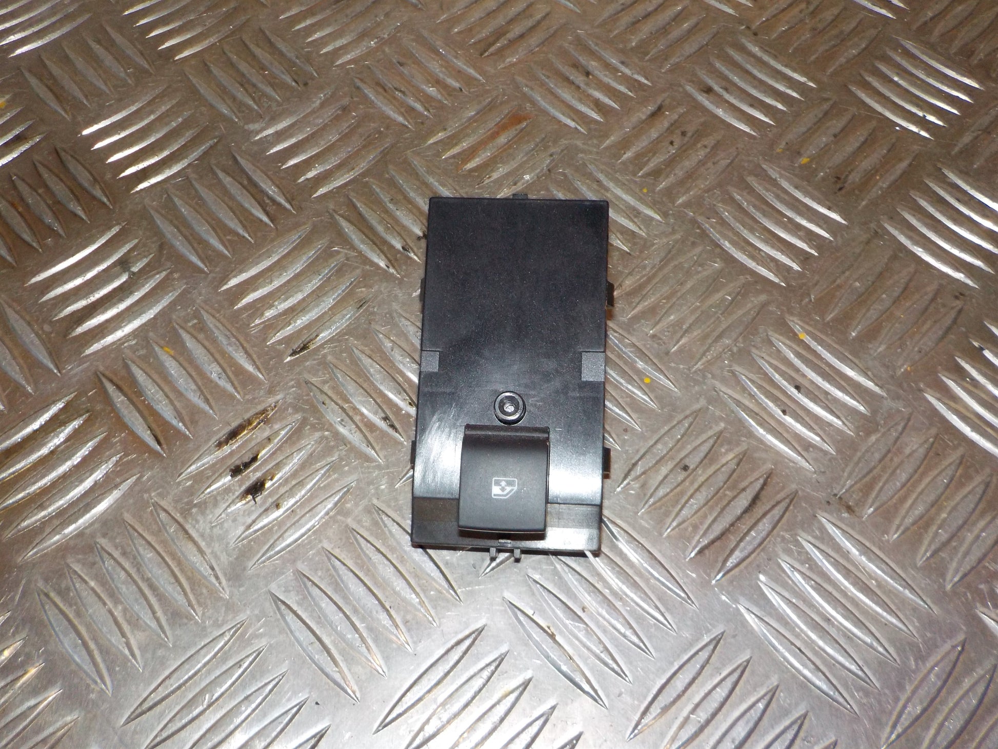 Opel Meriva B Kontakt Rudehejs Med OEM Nr. 13301886 Fra Opel Ophugger