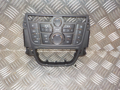 Opel Meriva B Radioforplade Med OEM Nr. 13409864 Fra Opel Ophugger