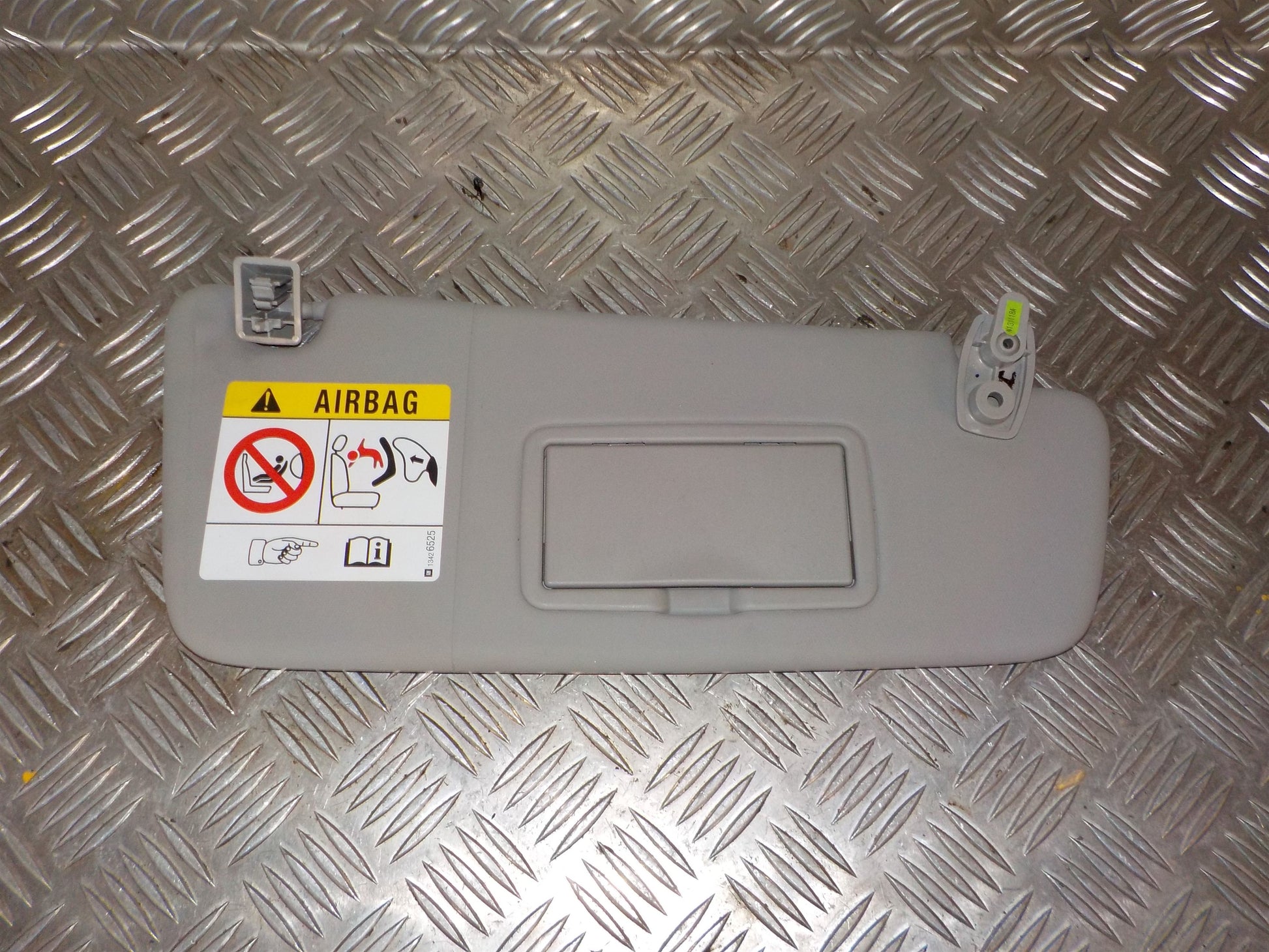 Opel Meriva B Solskærm Med OEM Nr. 13427025 Fra Opel Ophugger