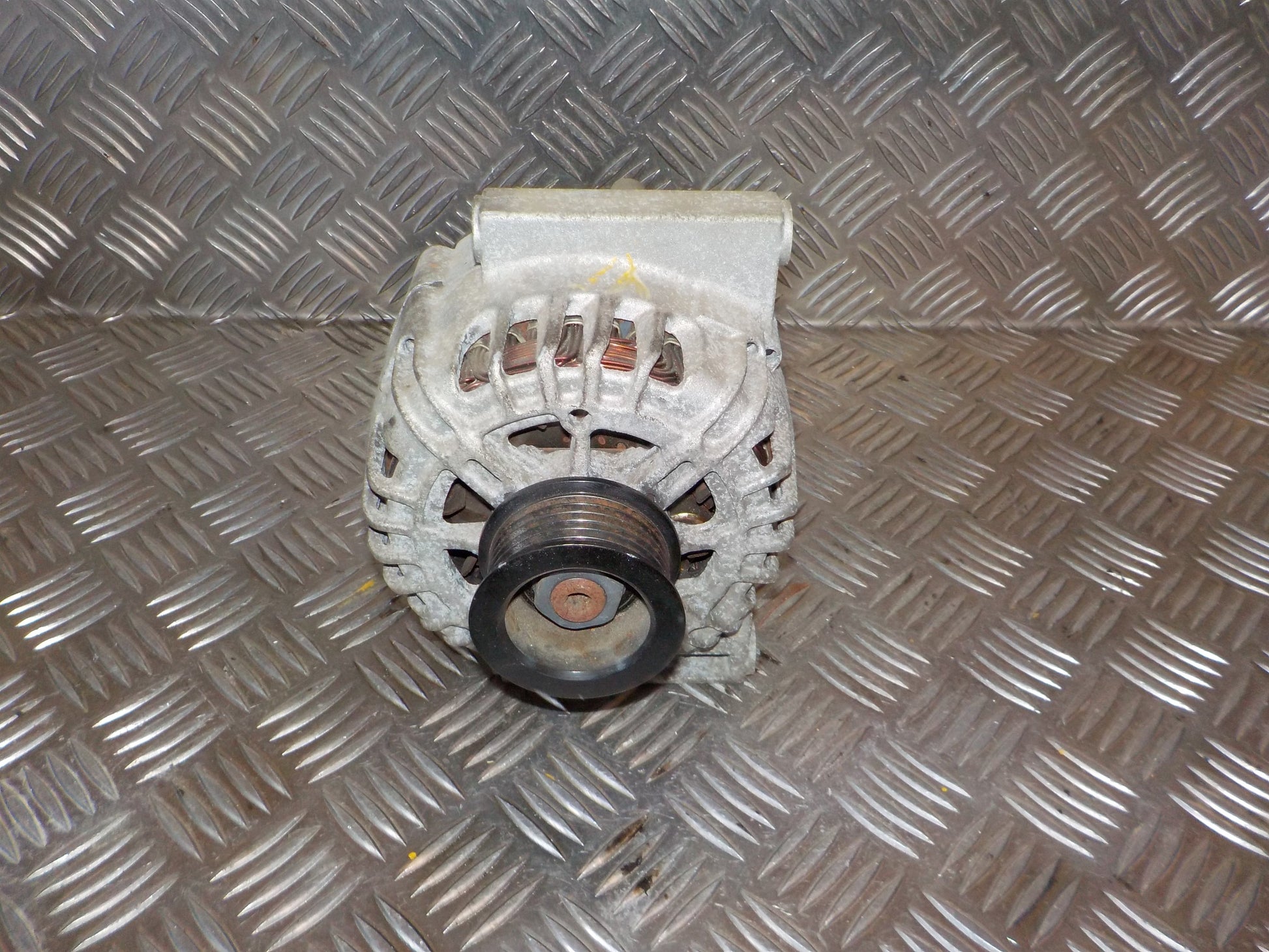 Opel Meriva B Generator Med OEM Nr. 13586366 Fra Opel Ophugger