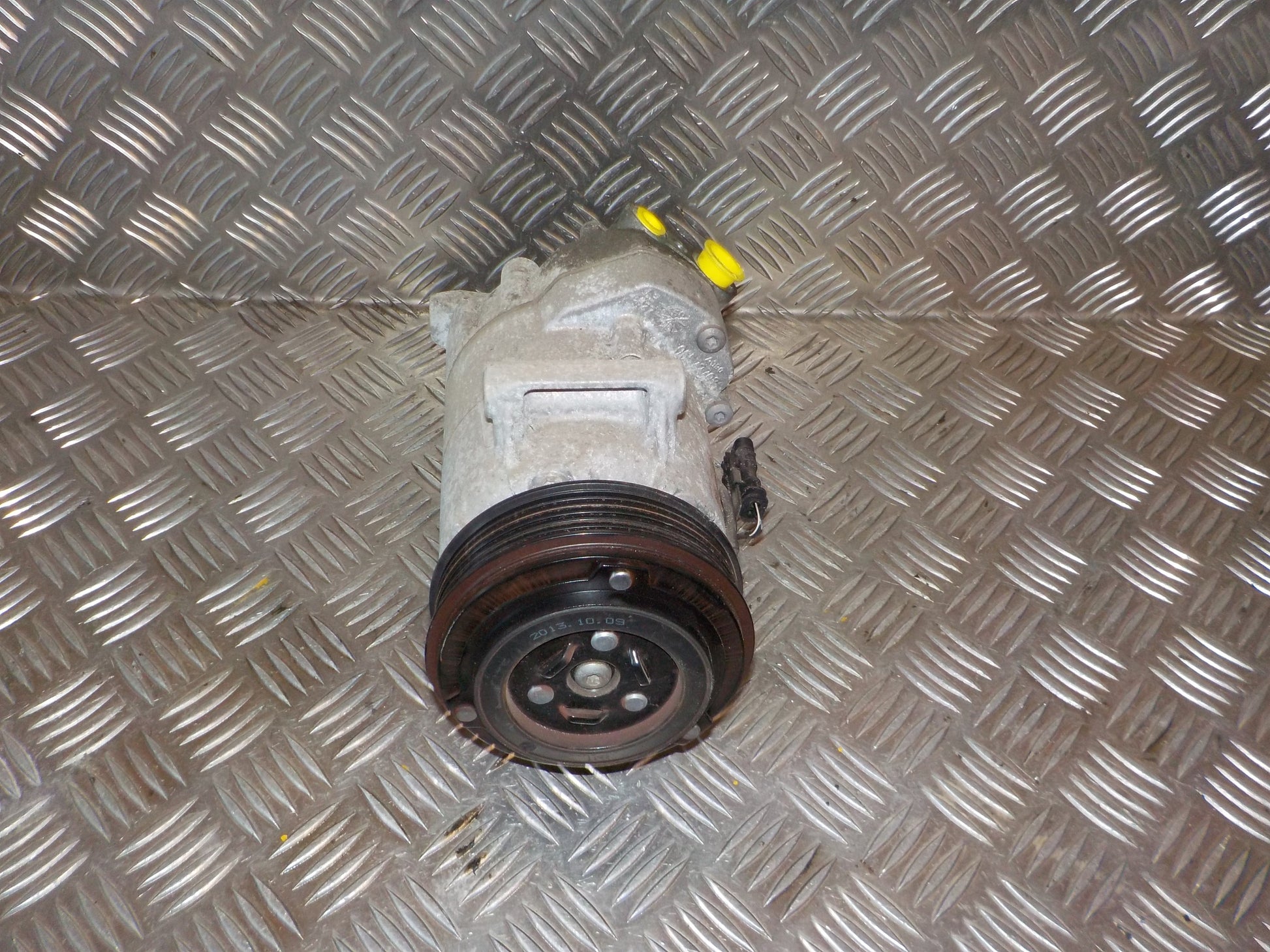 Opel Meriva B Aircondition Pumpe Med OEM Nr. 13412251 Fra Opel Ophugger