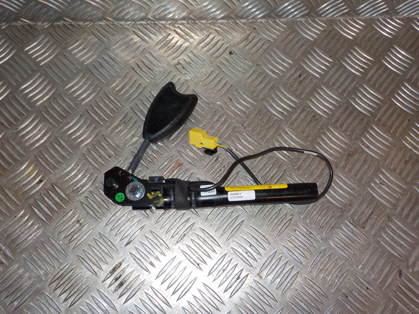 Opel Meriva B Seleholder (/-Lås) Med OEM Nr. 39050199 Fra Opel Ophugger