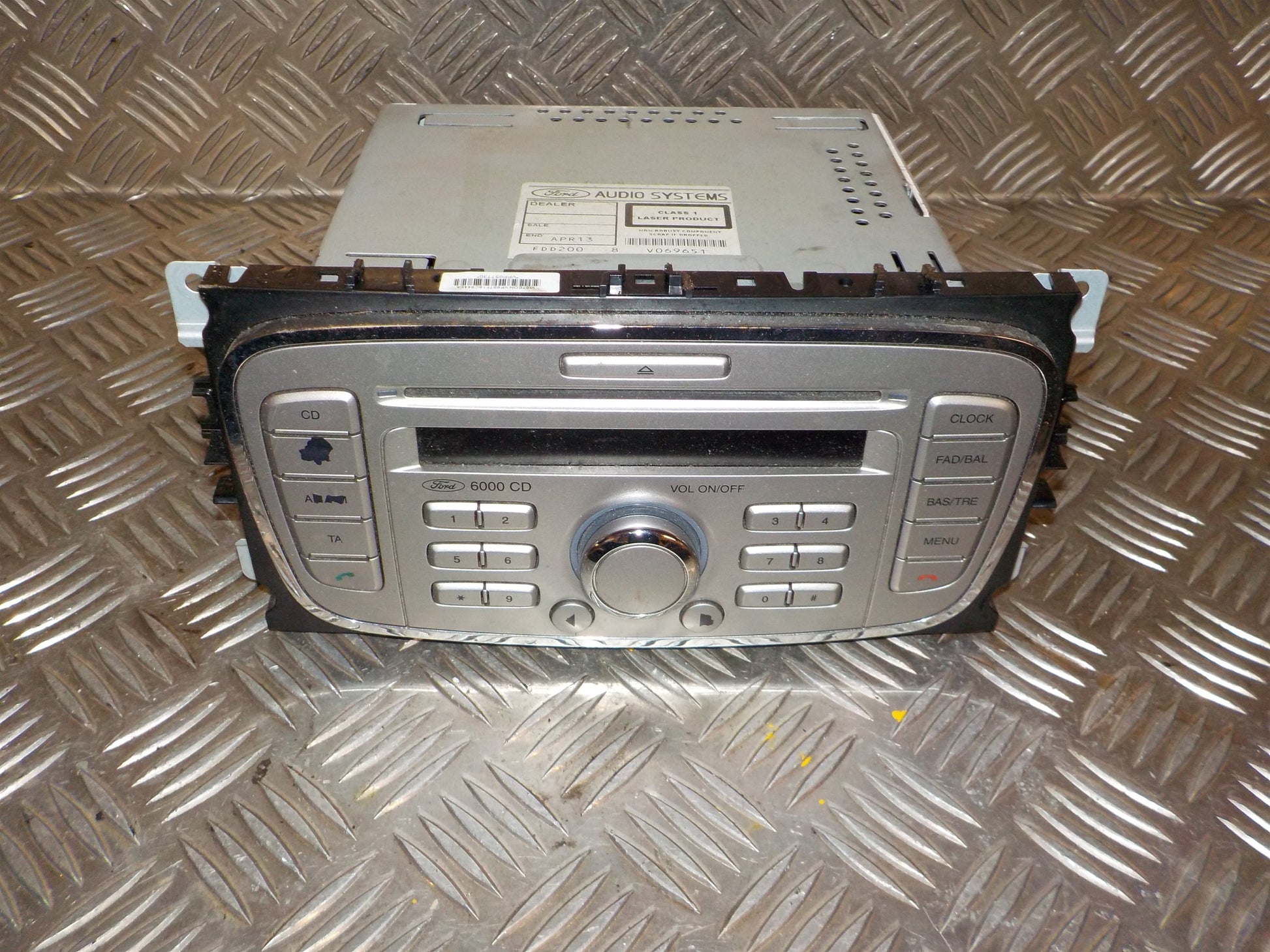 Ford Focus Radio M/Cd Med OEM Nr. 8M5T18C815AB Fra Ford Ophugger