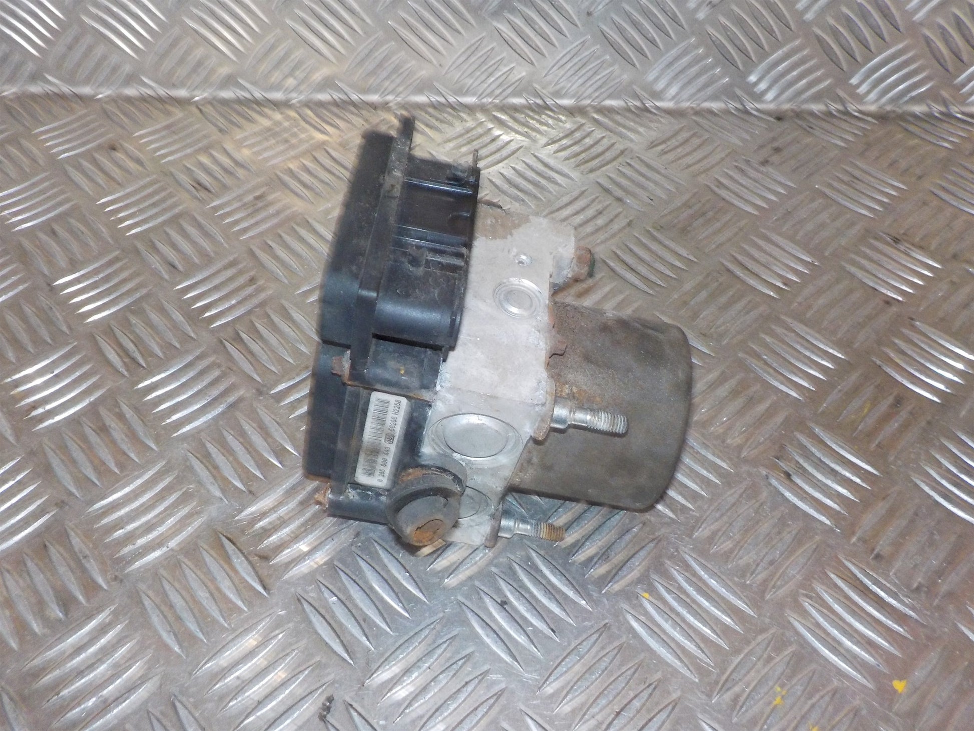 Opel Corsa C Abs Pumpe Med OEM Nr. 93192618 Fra Opel Ophugger