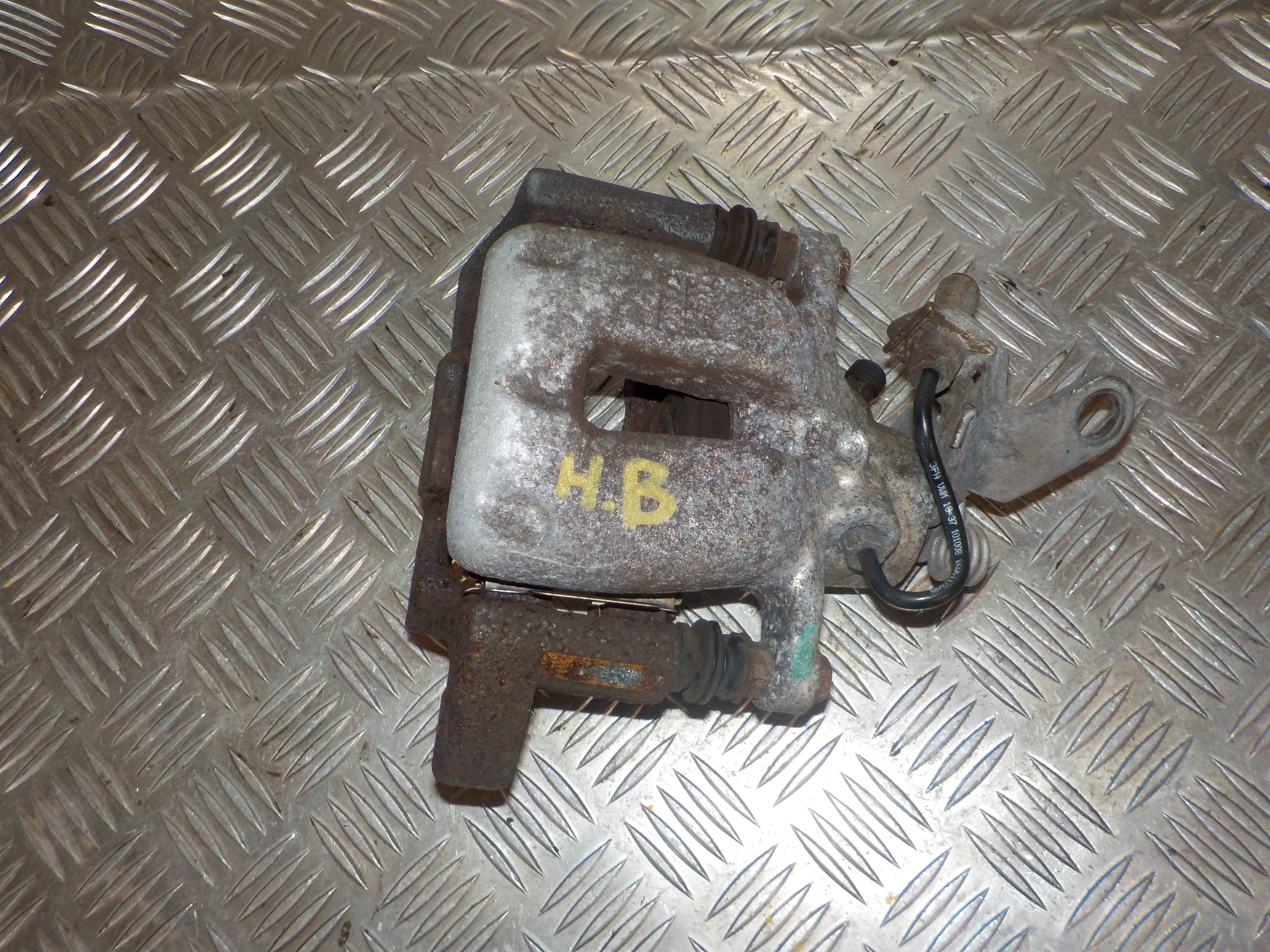 VW Golf 5 1K Bremsekaliber Hb Med OEM Nr. 1K0615424M Fra VW Ophugger