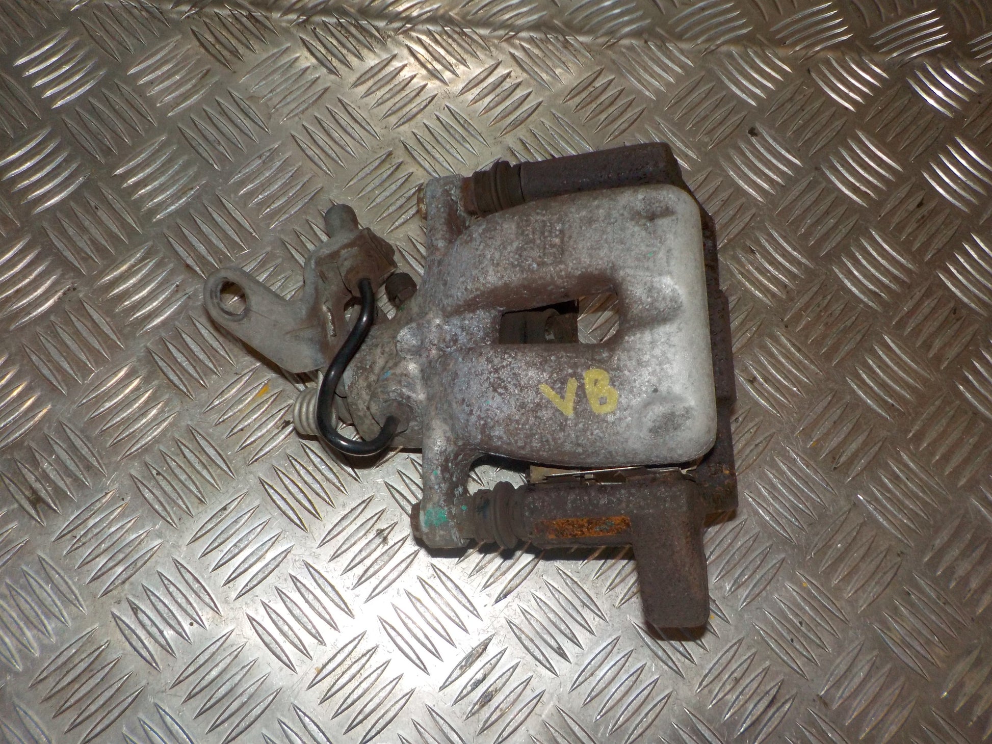 VW Golf 5 1K Bremsekaliber VB Med OEM Nr. 1K0615423M Fra VW Ophugger