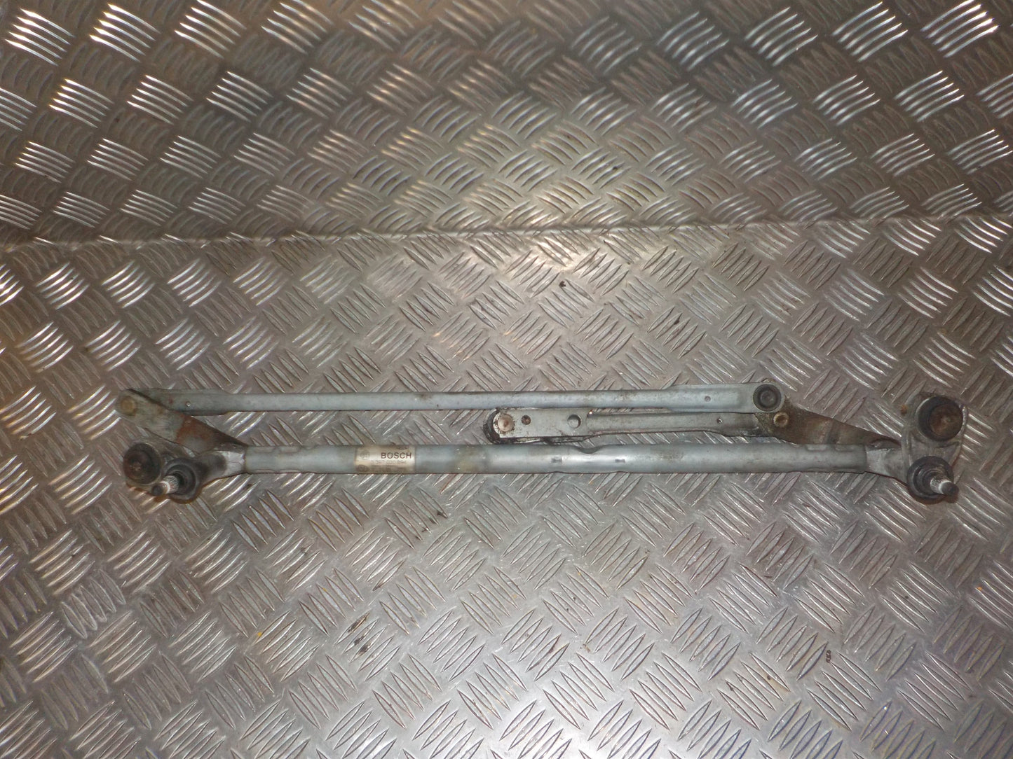 VW Golf 5 1K Viskertræk Med OEM Nr. 3397020894 Fra VW Ophugger