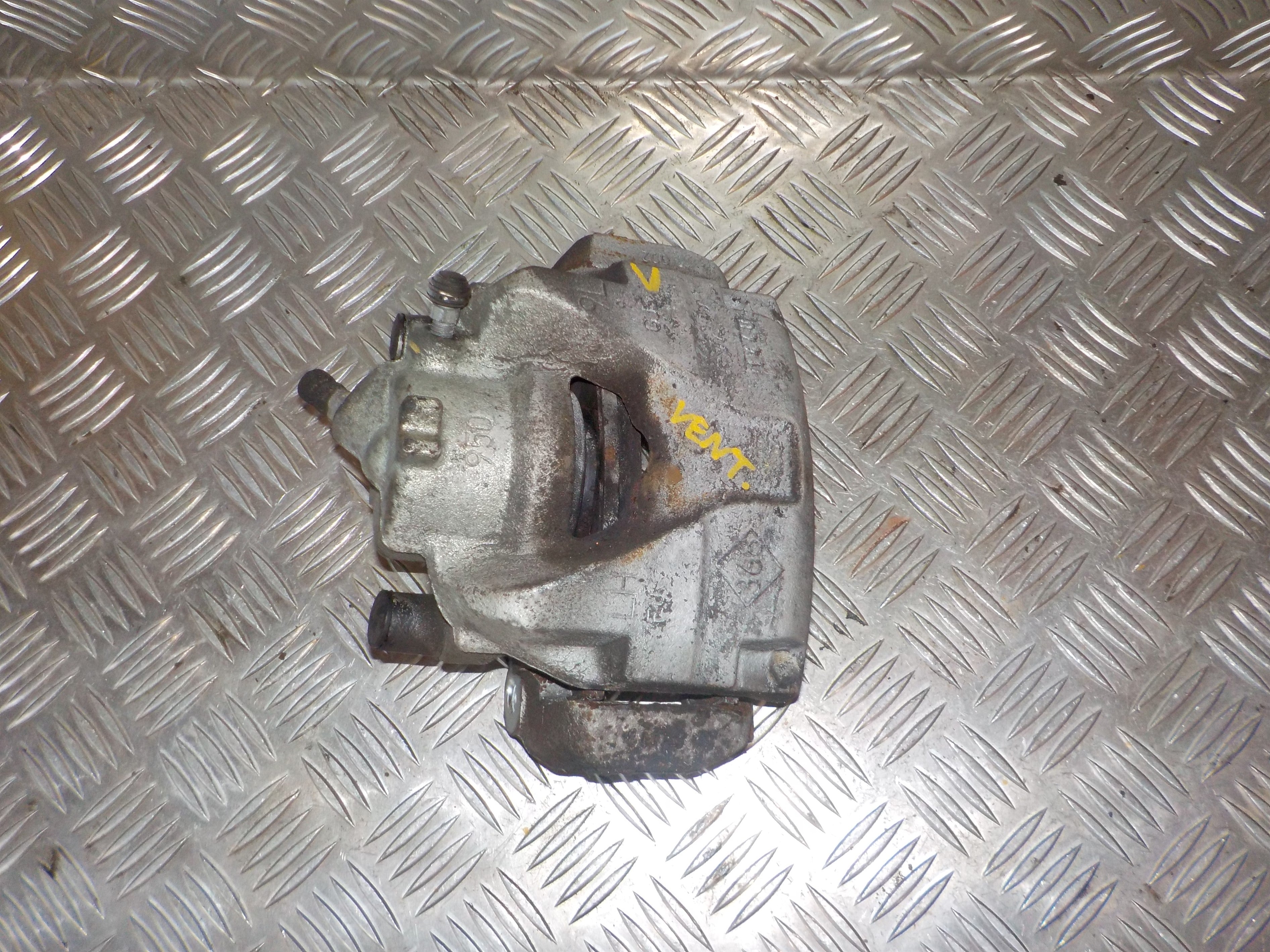 Dacia Dokker Bremsekaliber Vf Med OEM Nr. 410111495R Fra Dacia Ophugger