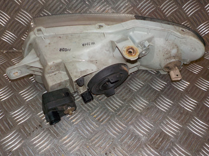 Hyundai Accent Forlygte Med OEM Nr. 9210225020 Fra Hyundai Ophugger