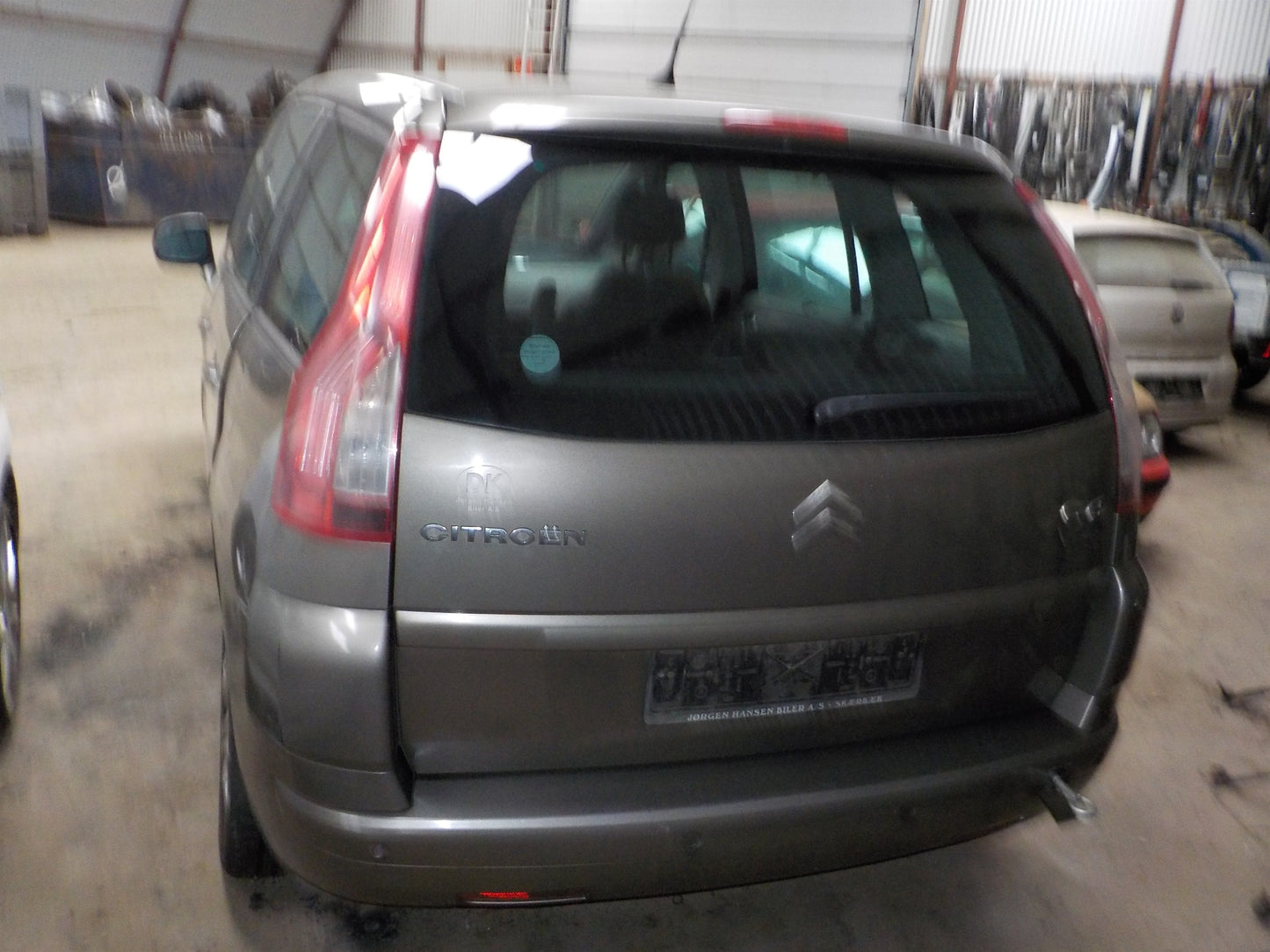 Citroen C4 Grand Picasso Pluk-Selv-Bil Med OEM Nr. Ophugger Fra Citroen Ophugger
