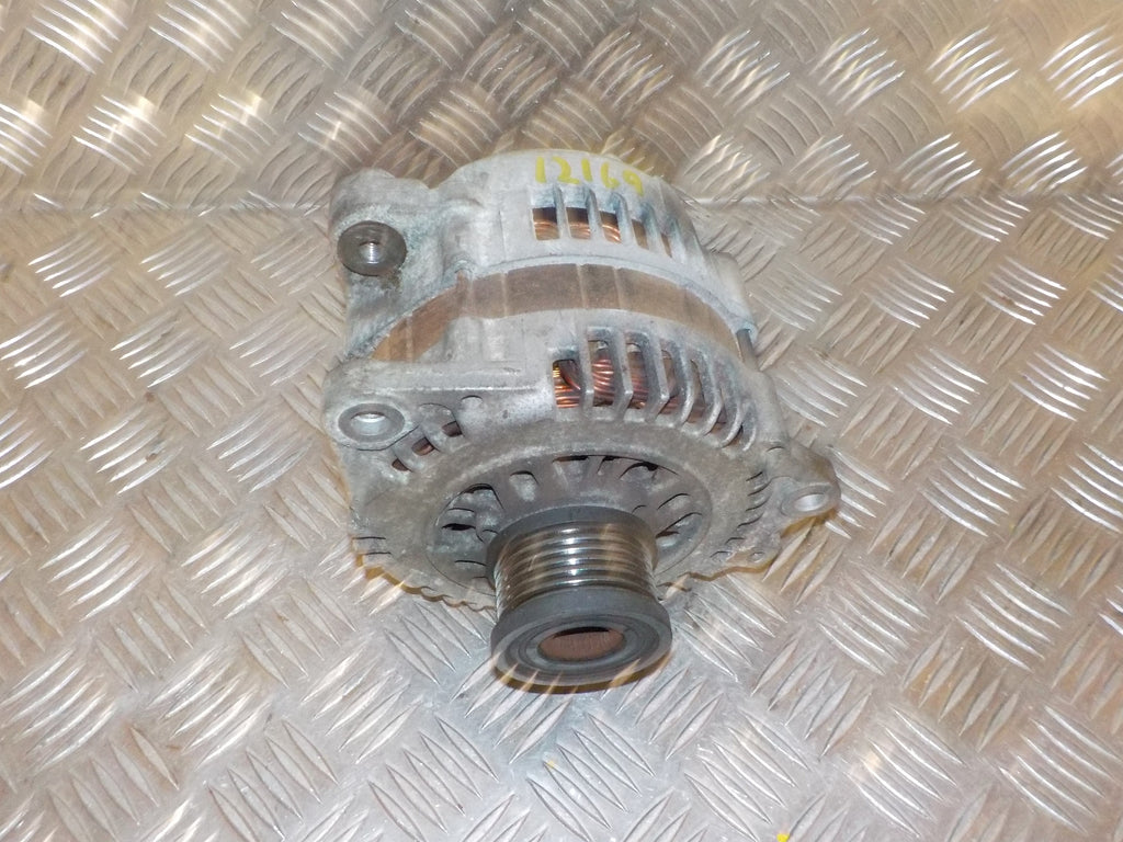 Nissan Primera P12 Generator Med OEM Nr. 23100AU420 Fra Nissan Ophugger
