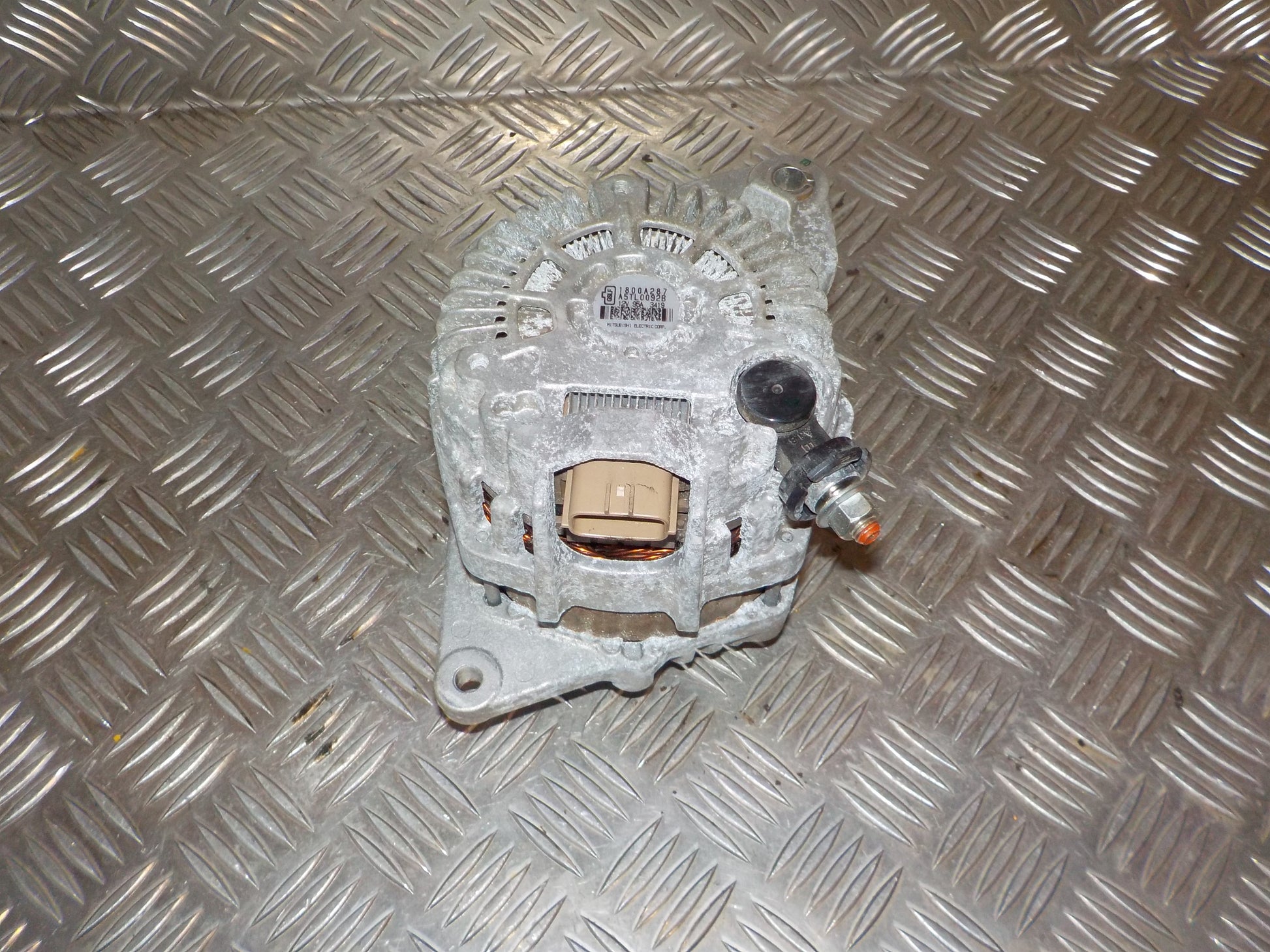 Mitsubishi Lancer Generator Med OEM Nr. A5TL0092B Fra Mitsubishi Ophugger
