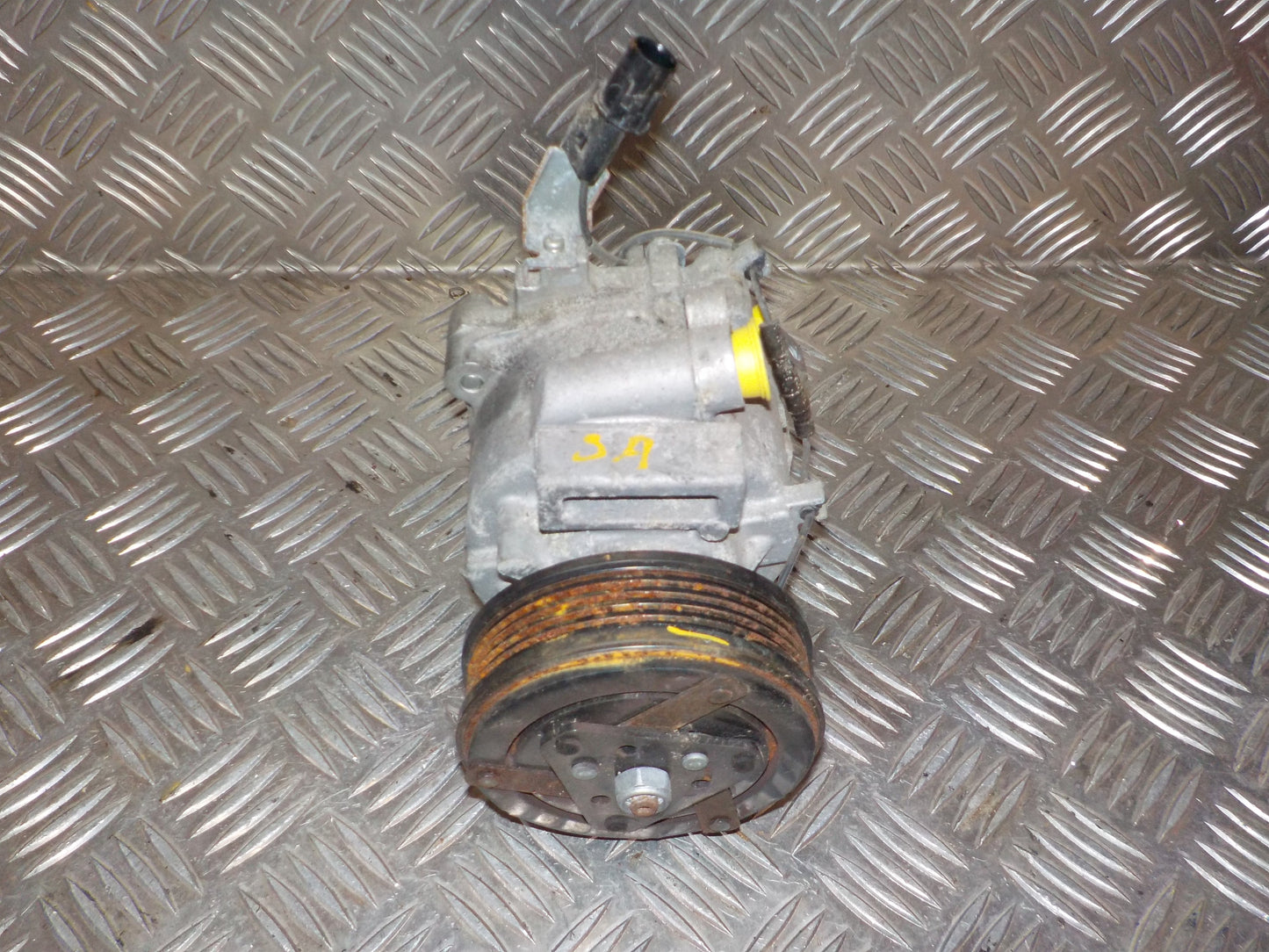 Mitsubishi Lancer Aircondition Pumpe Med OEM Nr. 7813A359 Fra Mitsubishi Ophugger